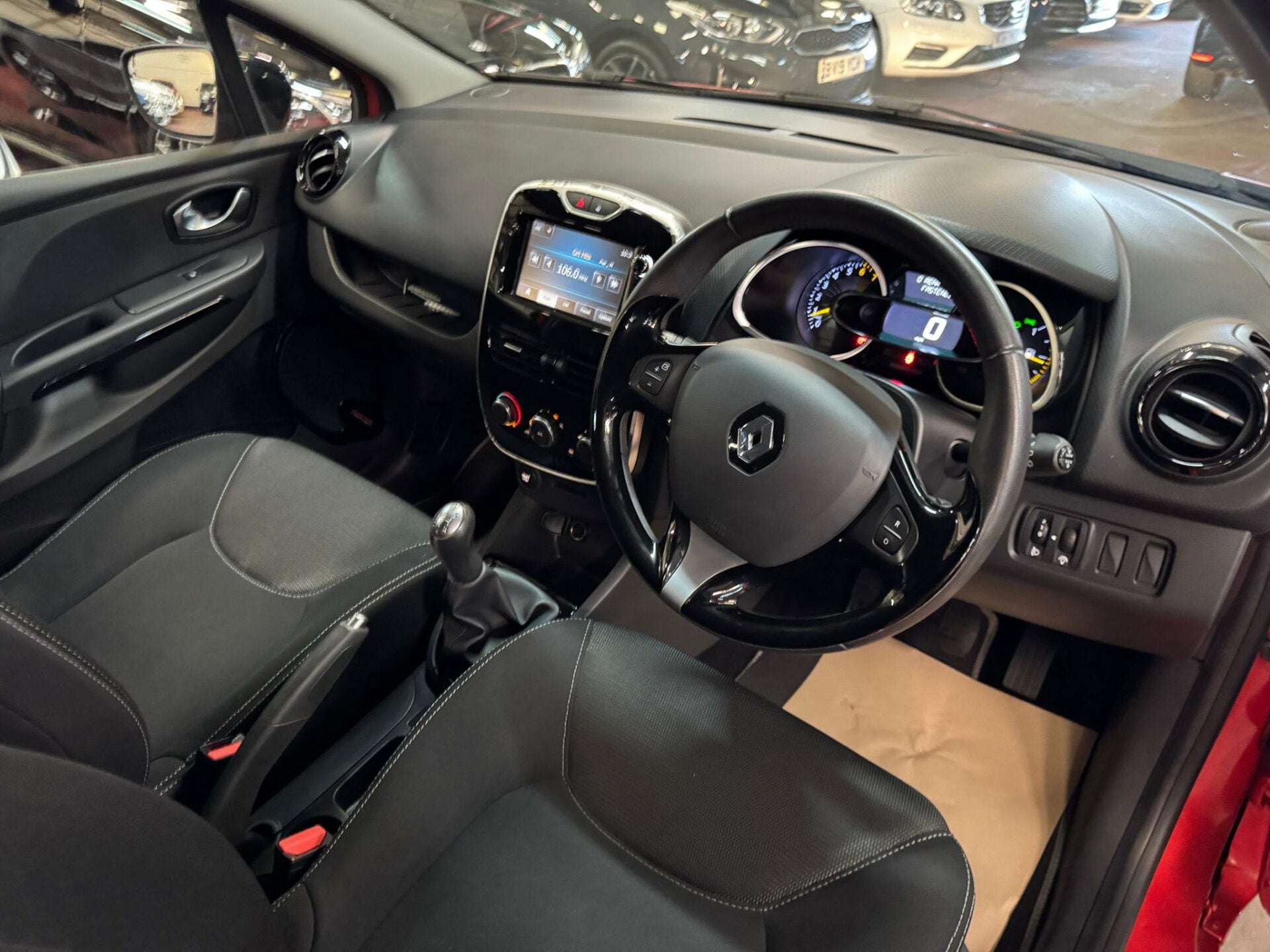 2015 RENAULT CLIO 2015 RENAULT CLIO