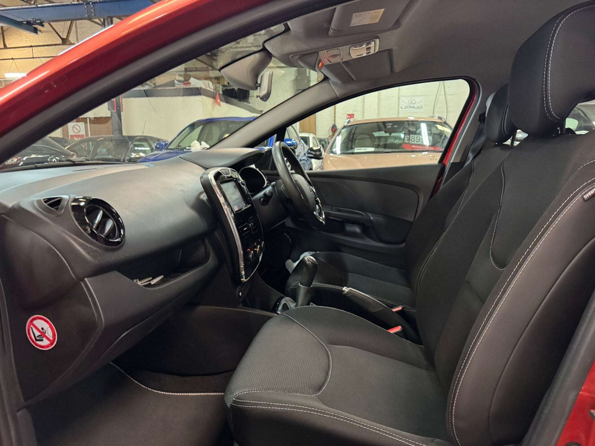 2015 RENAULT CLIO 2015 RENAULT CLIO
