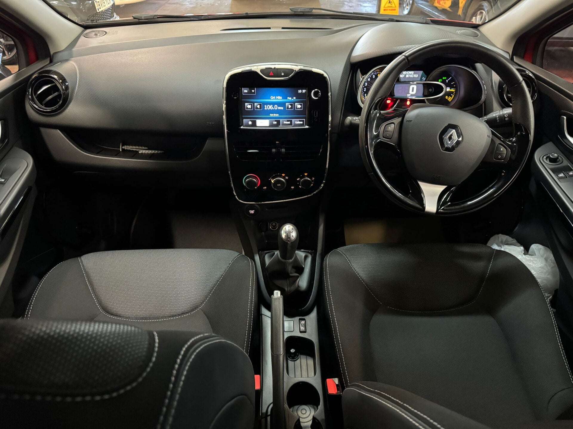 2015 RENAULT CLIO 2015 RENAULT CLIO