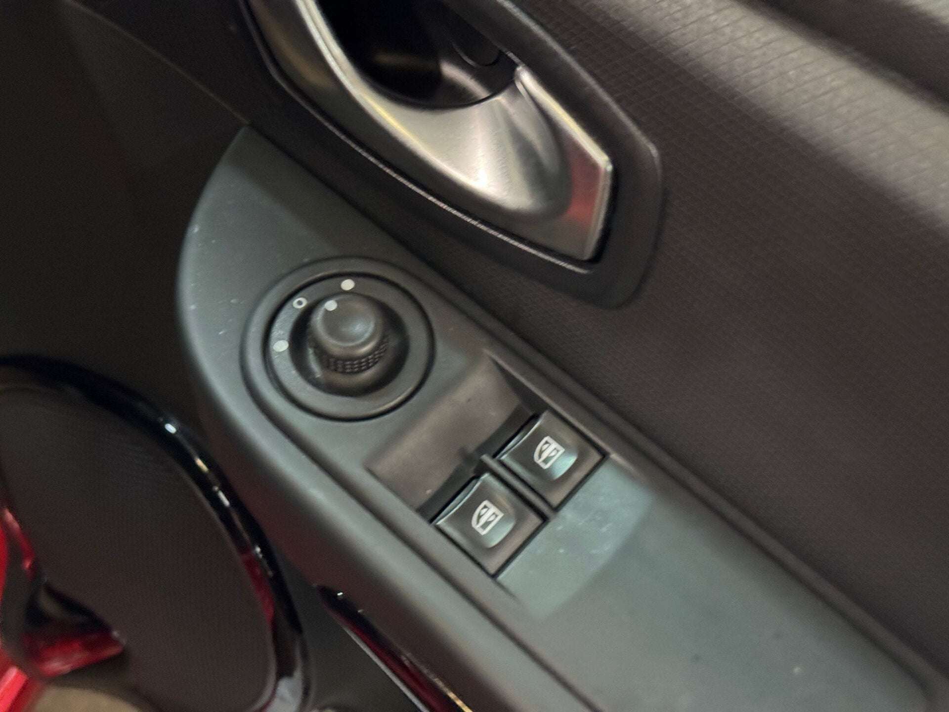 2015 RENAULT CLIO 2015 RENAULT CLIO