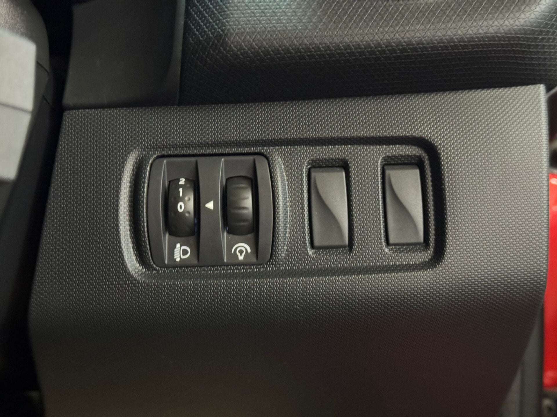 2015 RENAULT CLIO 2015 RENAULT CLIO
