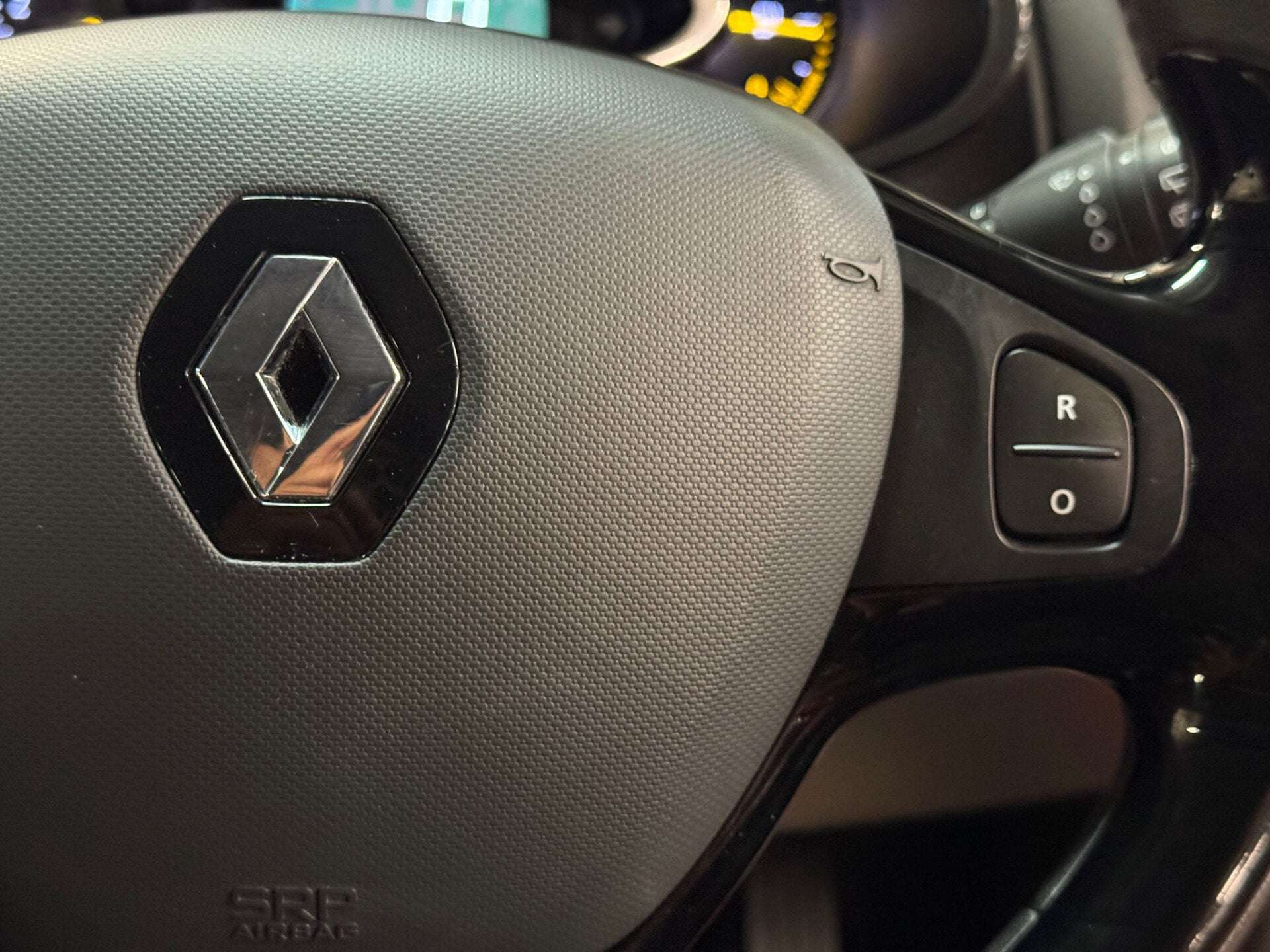 2015 RENAULT CLIO 2015 RENAULT CLIO