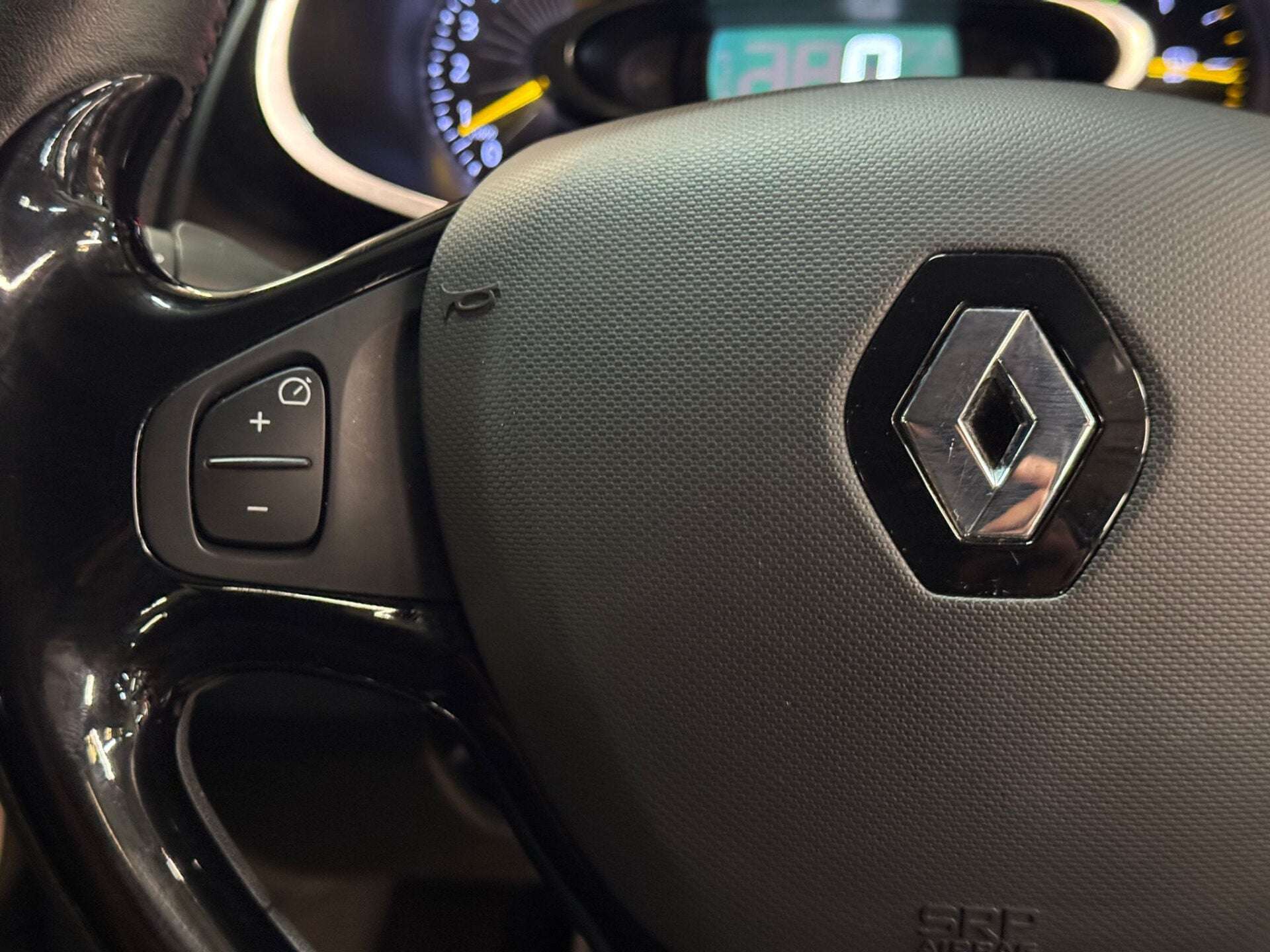 2015 RENAULT CLIO 2015 RENAULT CLIO