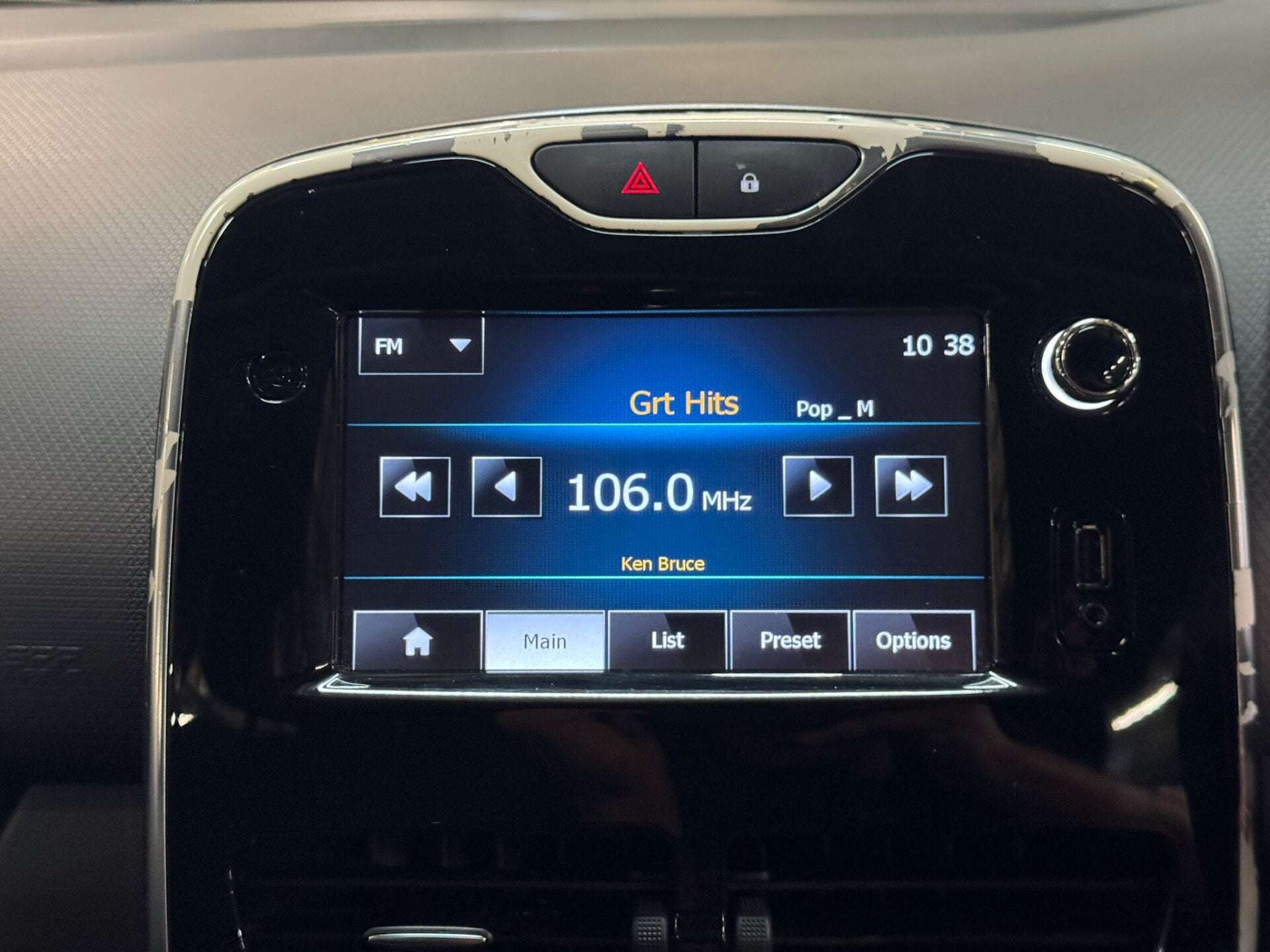 2015 RENAULT CLIO 2015 RENAULT CLIO