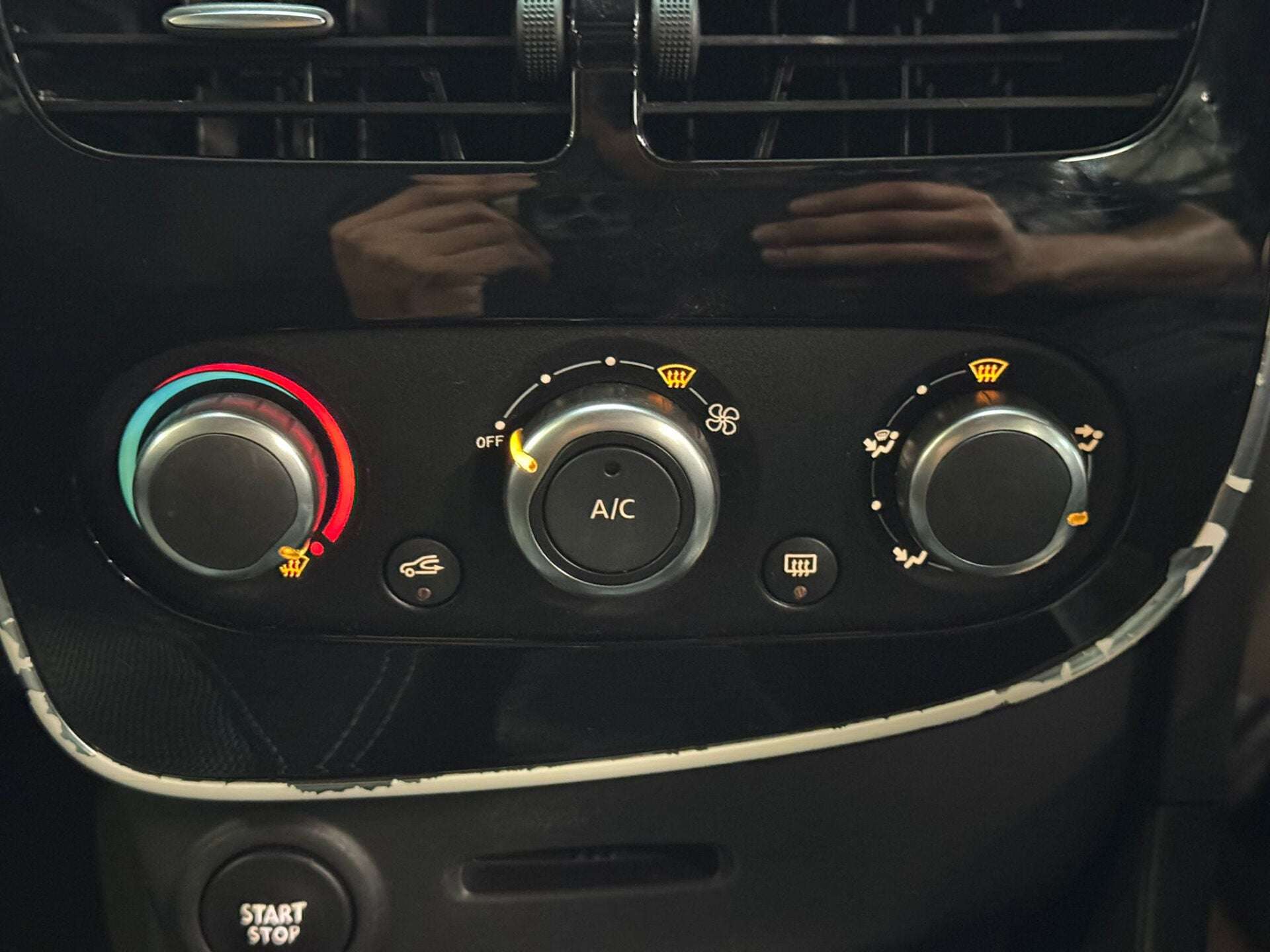 2015 RENAULT CLIO 2015 RENAULT CLIO
