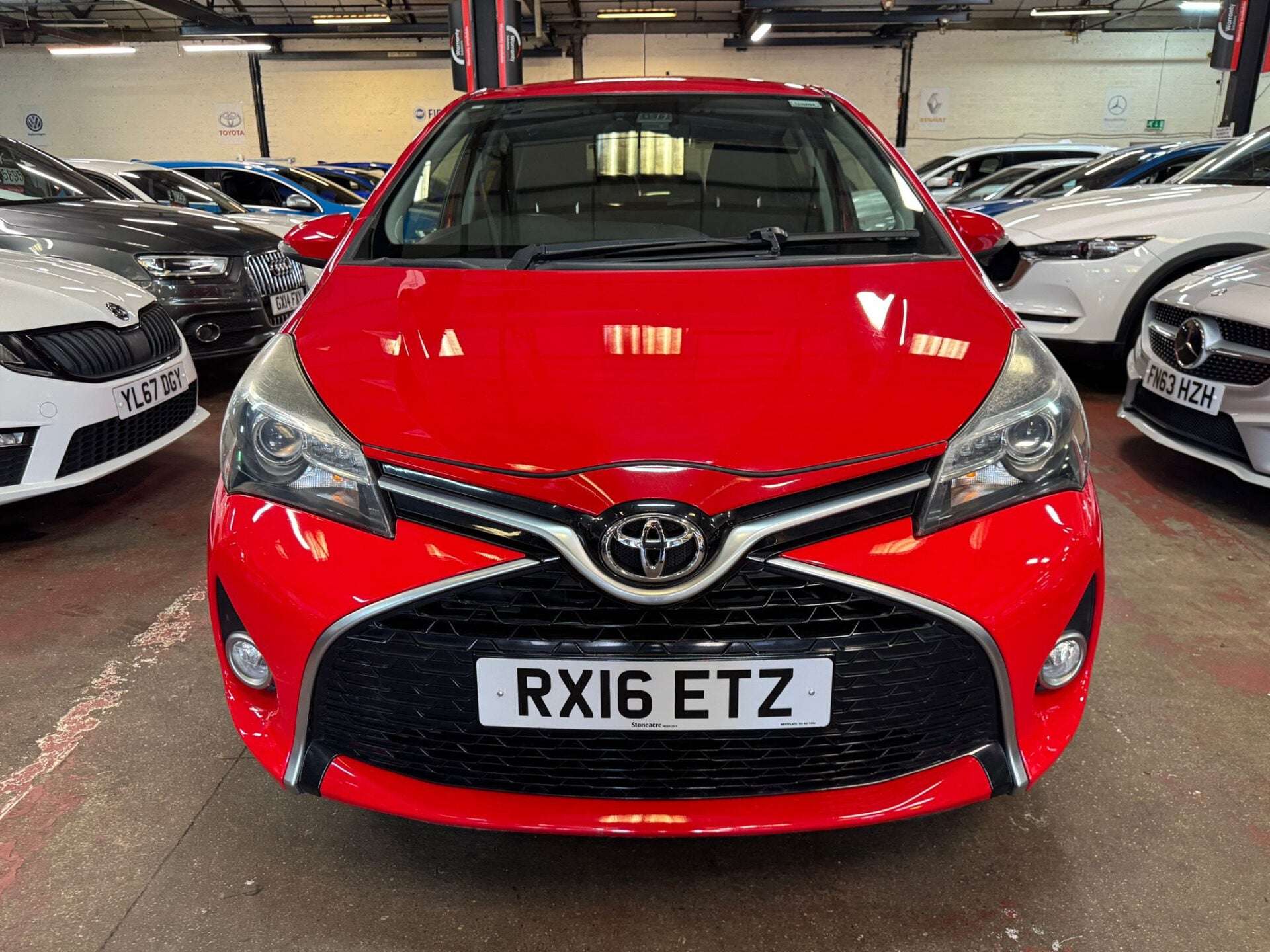 A 2016 TOYOTA YARIS VVT-I DESIGN A 2016 TOYOTA YARIS VVT-I DESIGN