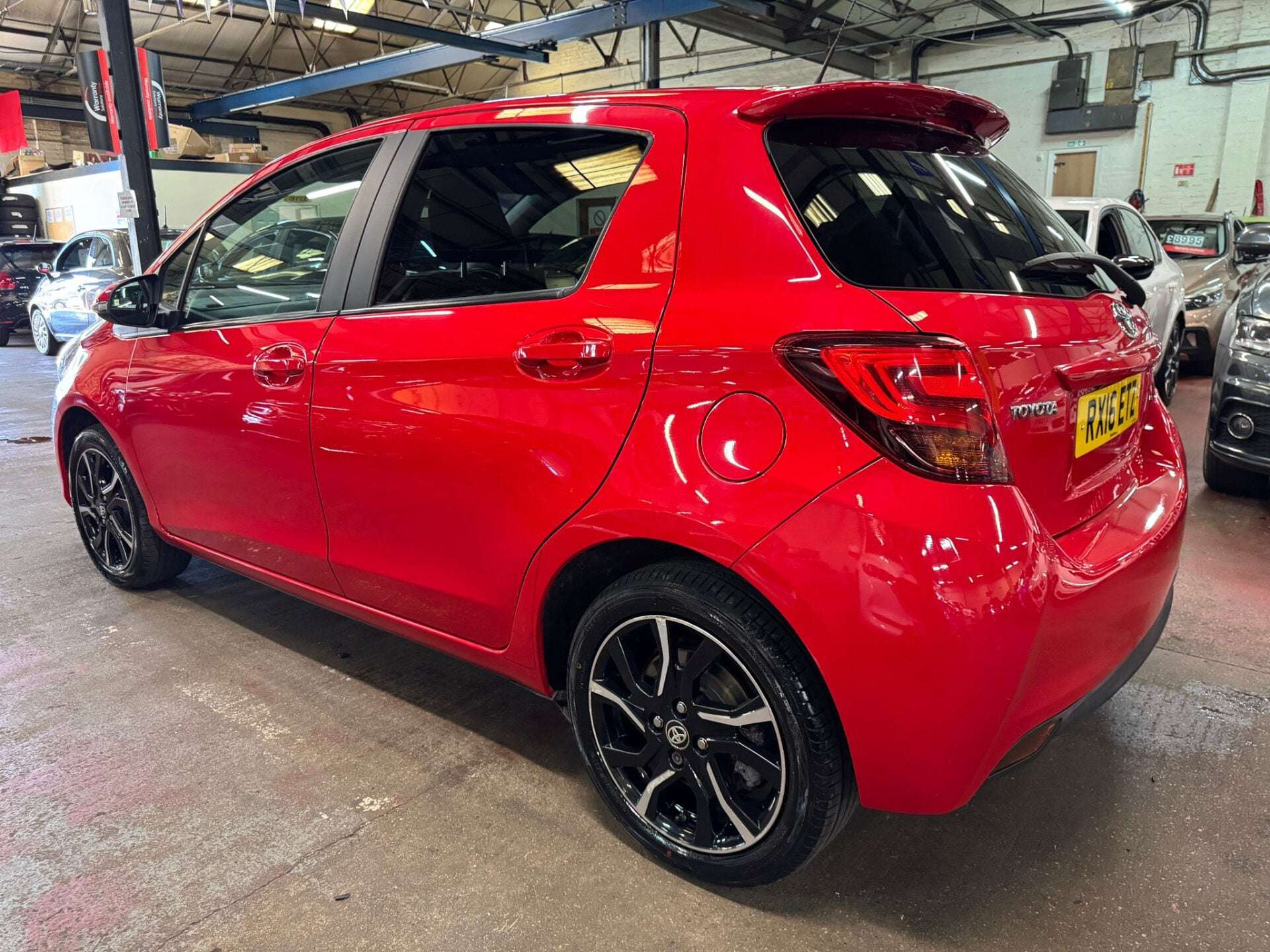 A 2016 TOYOTA YARIS VVT-I DESIGN A 2016 TOYOTA YARIS VVT-I DESIGN