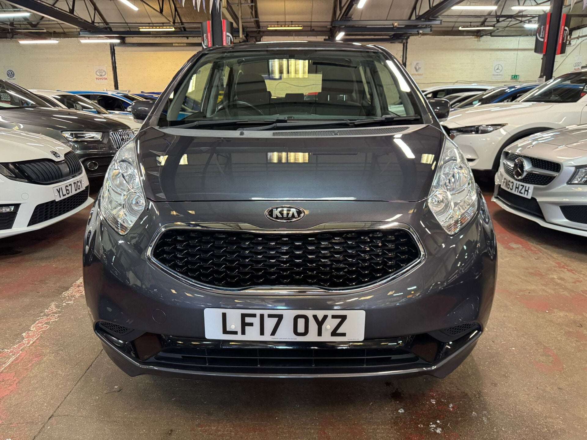 A 2017 KIA VENGA CRDI 2 A 2017 KIA VENGA CRDI 2