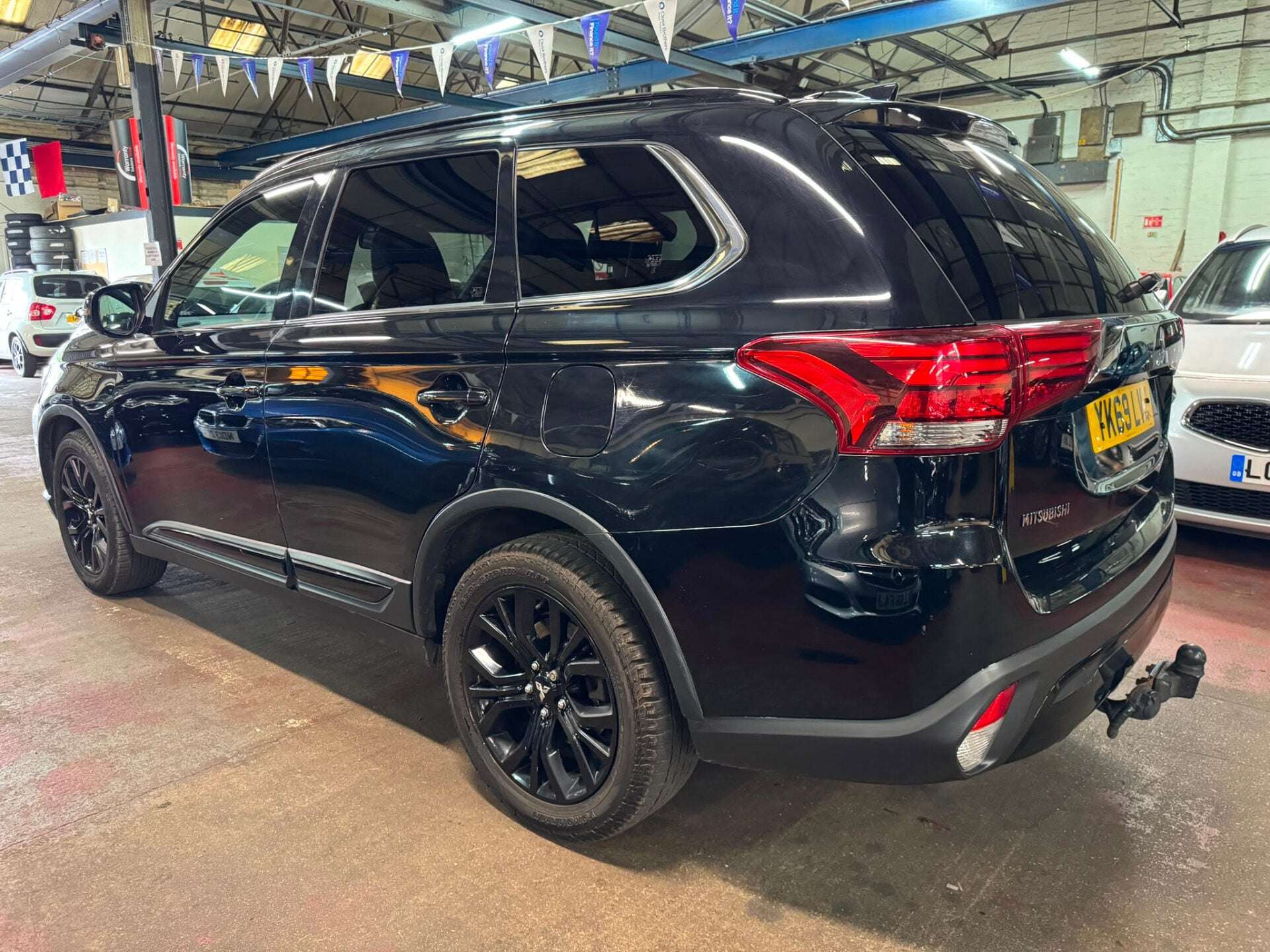 A 2020 MITSUBISHI OUTLANDER BLACK A 2020 MITSUBISHI OUTLANDER BLACK