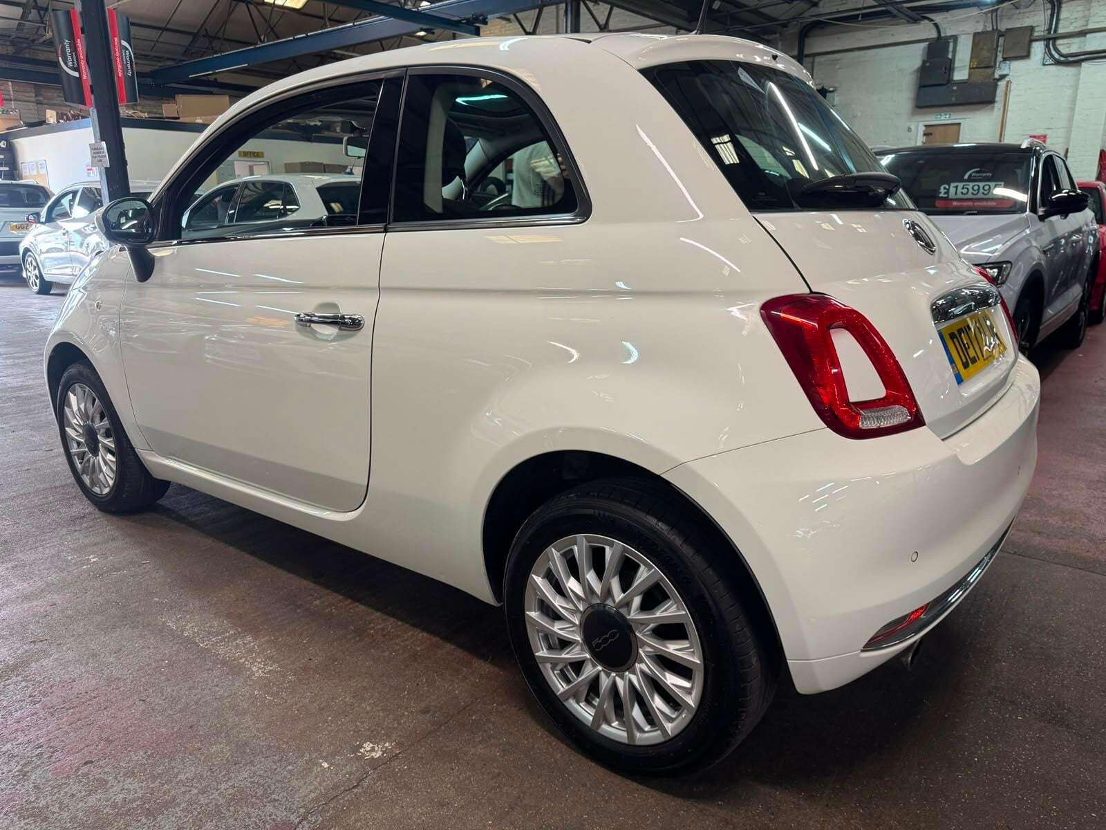 A 2017 FIAT 500 LOUNGE A 2017 FIAT 500 LOUNGE