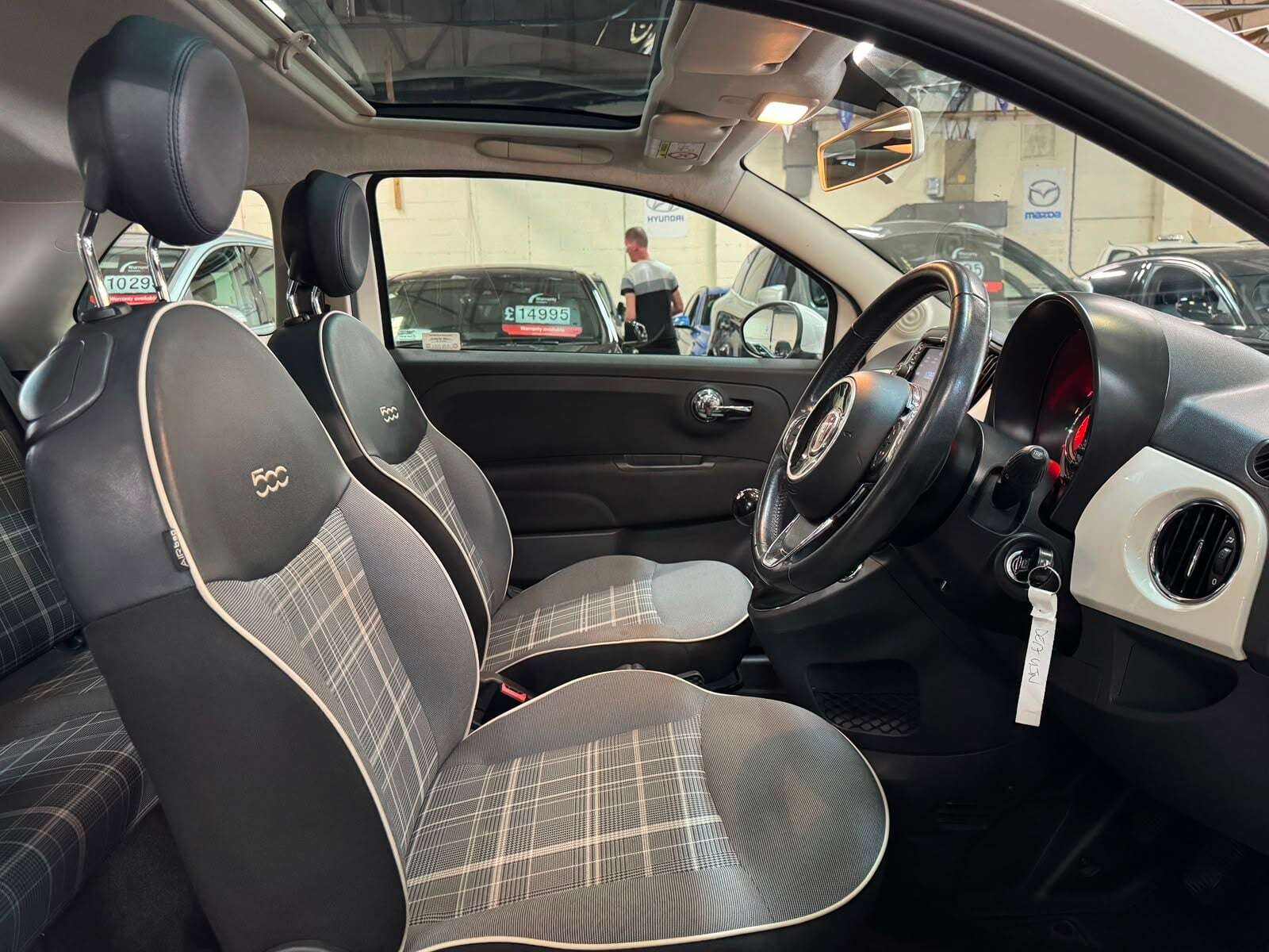 2017 FIAT 500 2017 FIAT 500