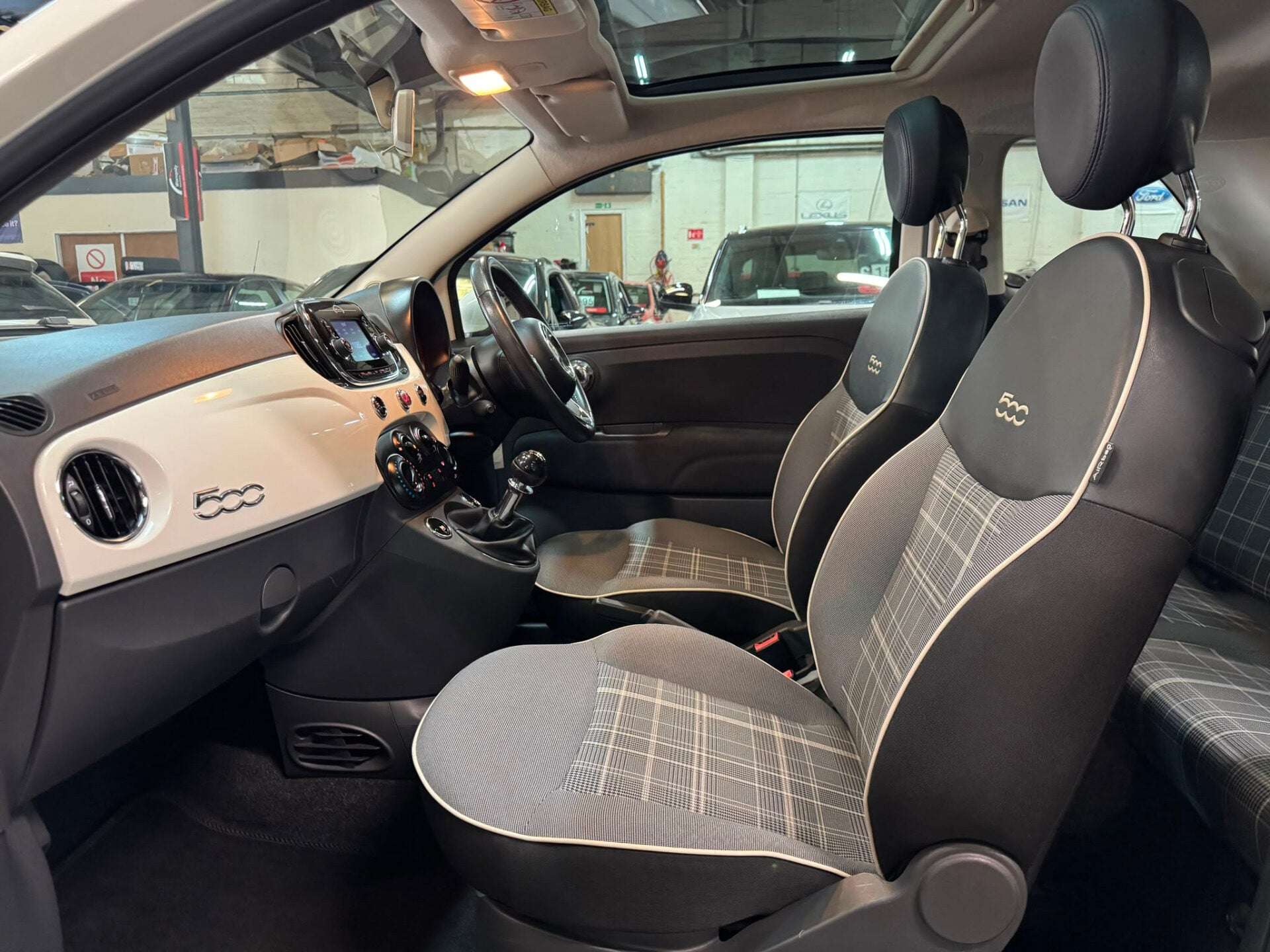 2017 FIAT 500 2017 FIAT 500