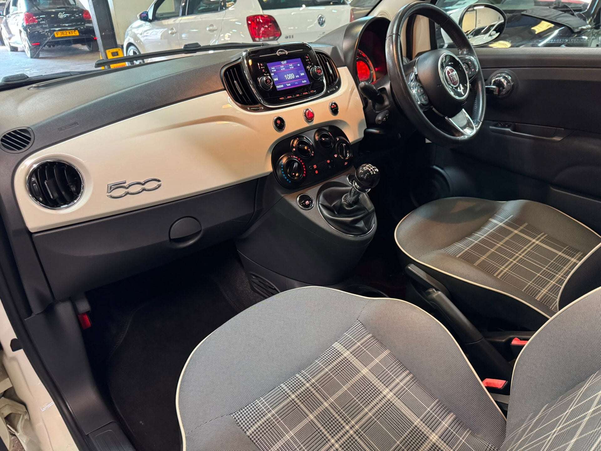 2017 FIAT 500 2017 FIAT 500