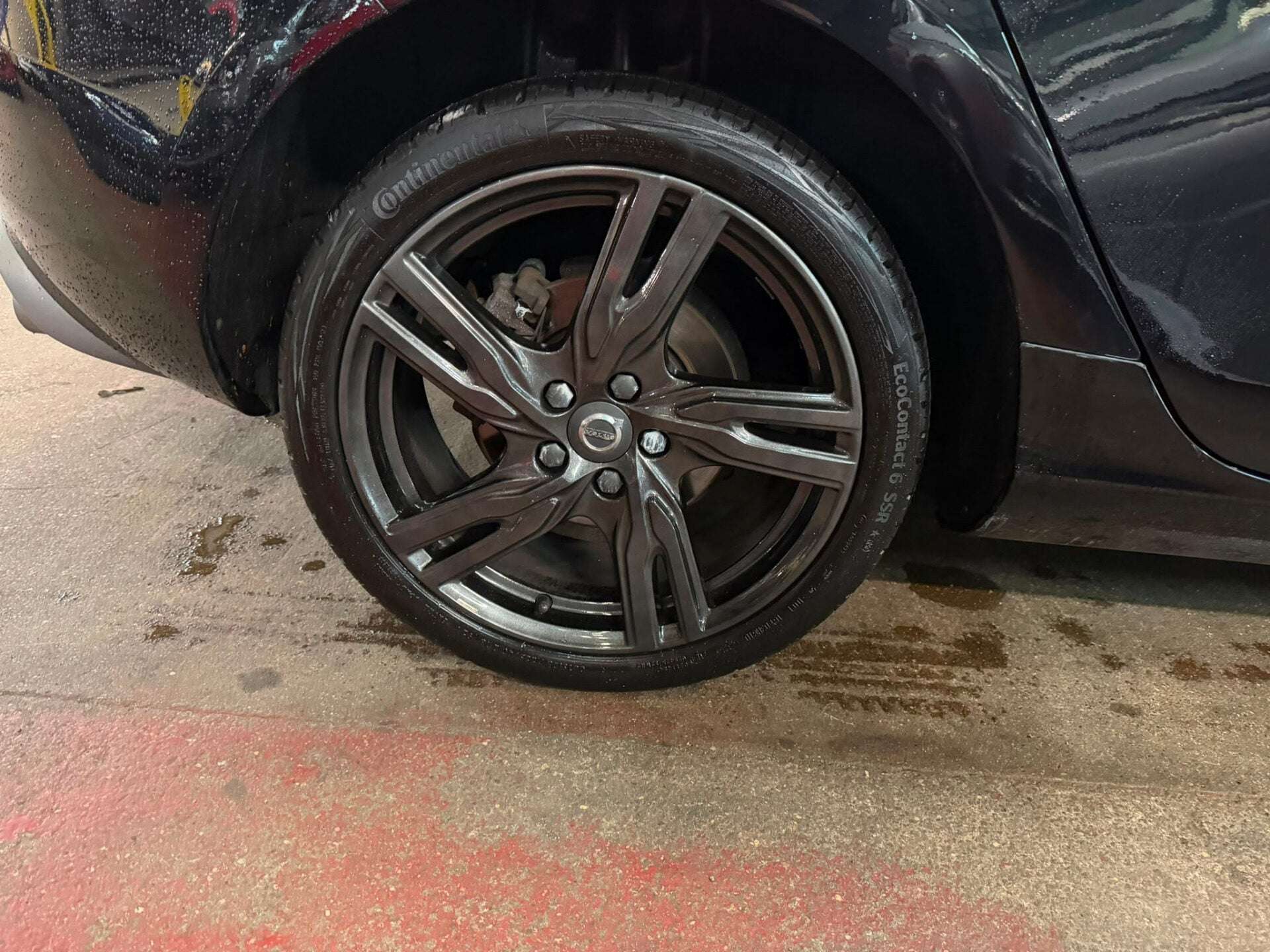 2019 VOLVO V40 2019 VOLVO V40