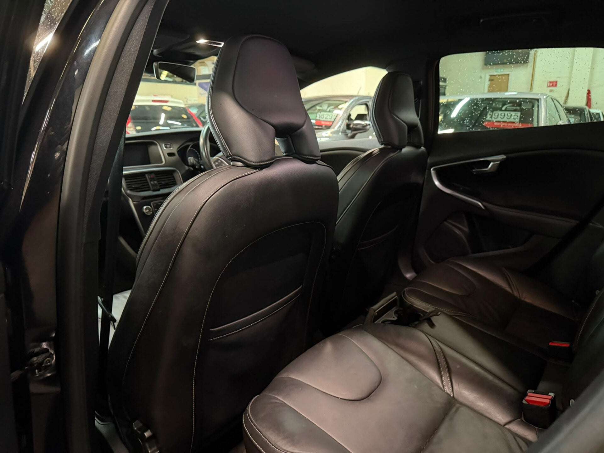2019 VOLVO V40 2019 VOLVO V40