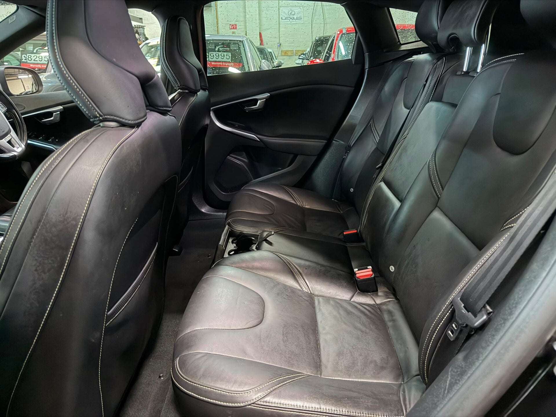 2019 VOLVO V40 2019 VOLVO V40