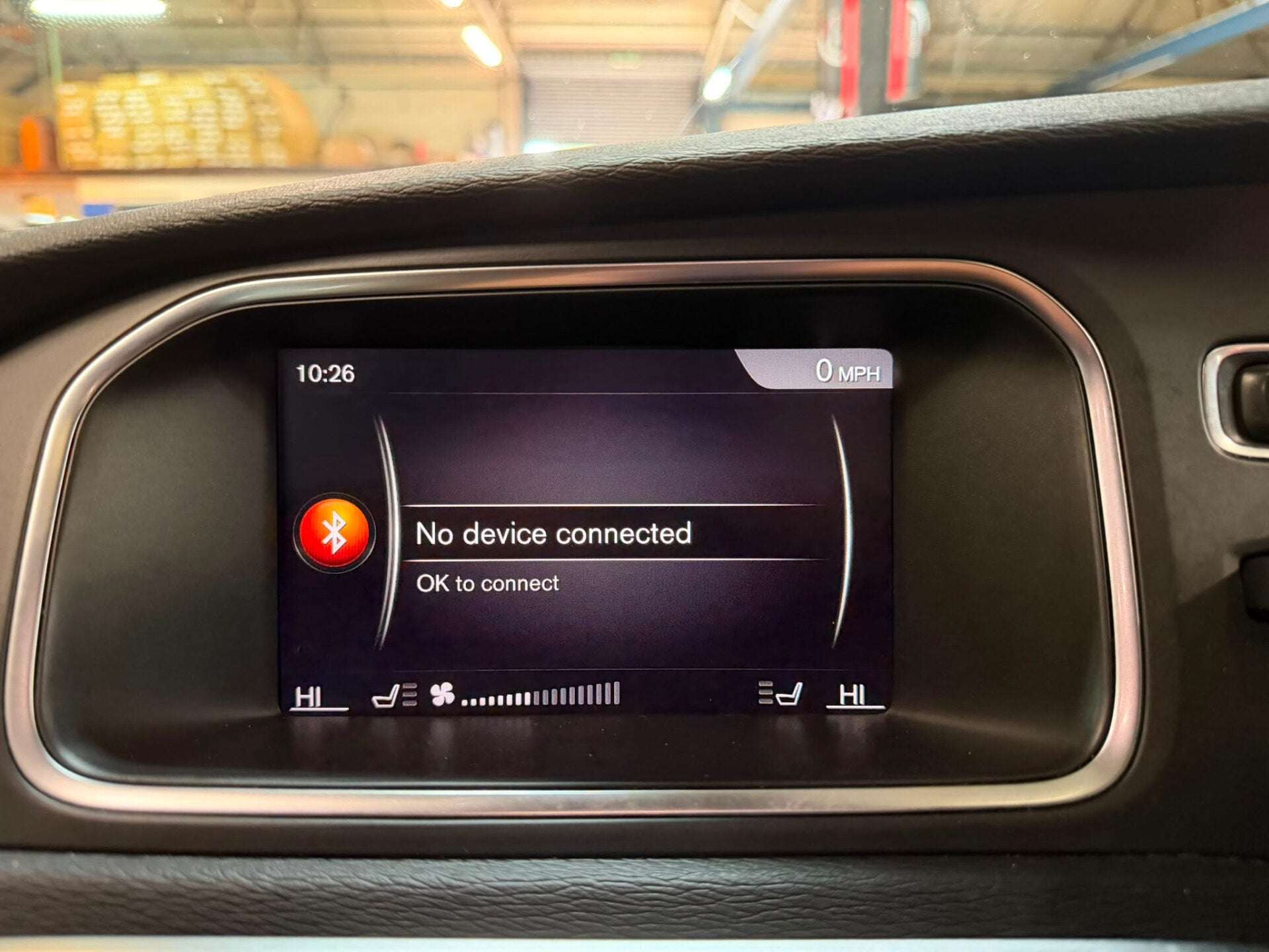 2019 VOLVO V40 2019 VOLVO V40