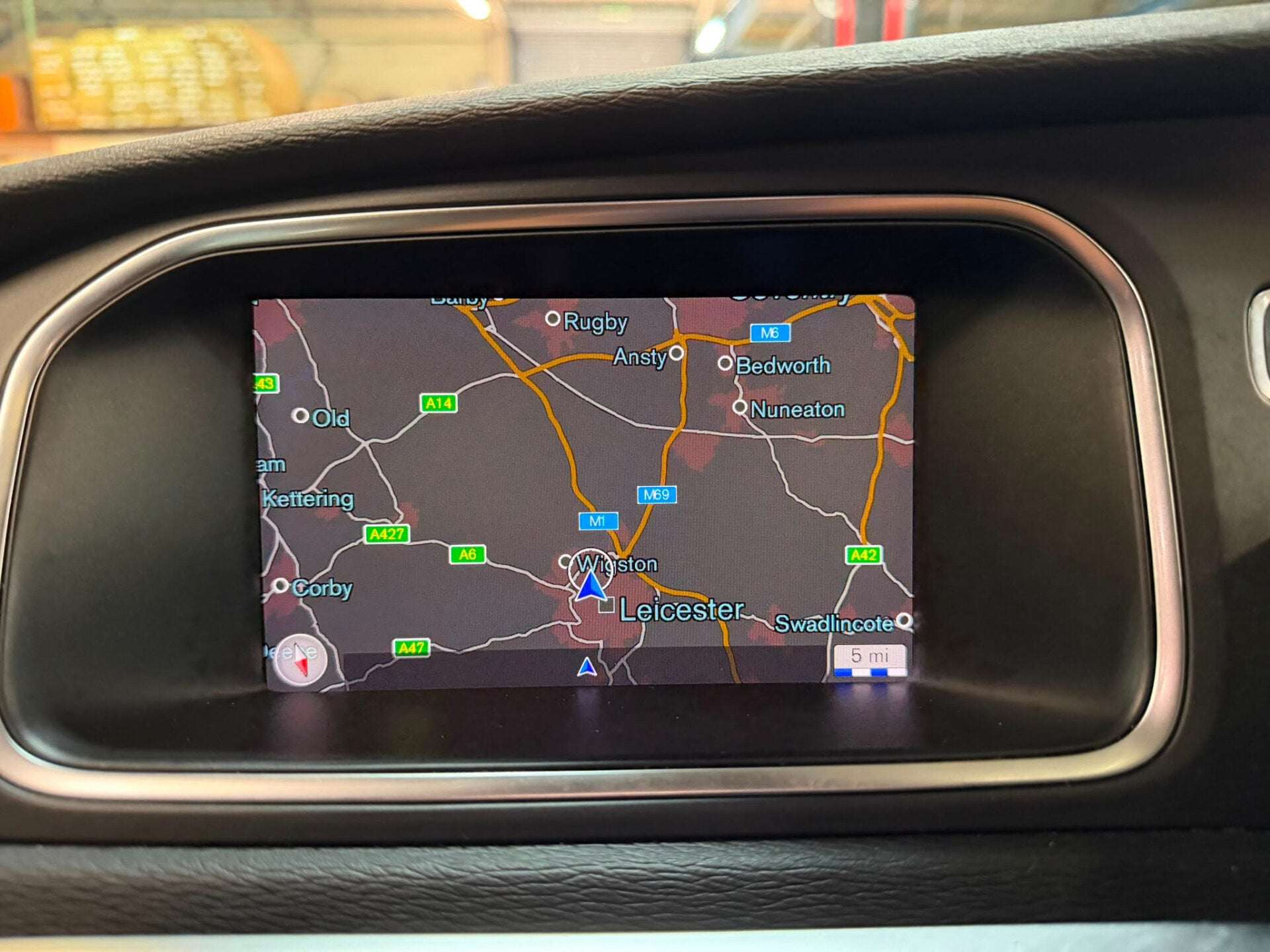 2019 VOLVO V40 2019 VOLVO V40
