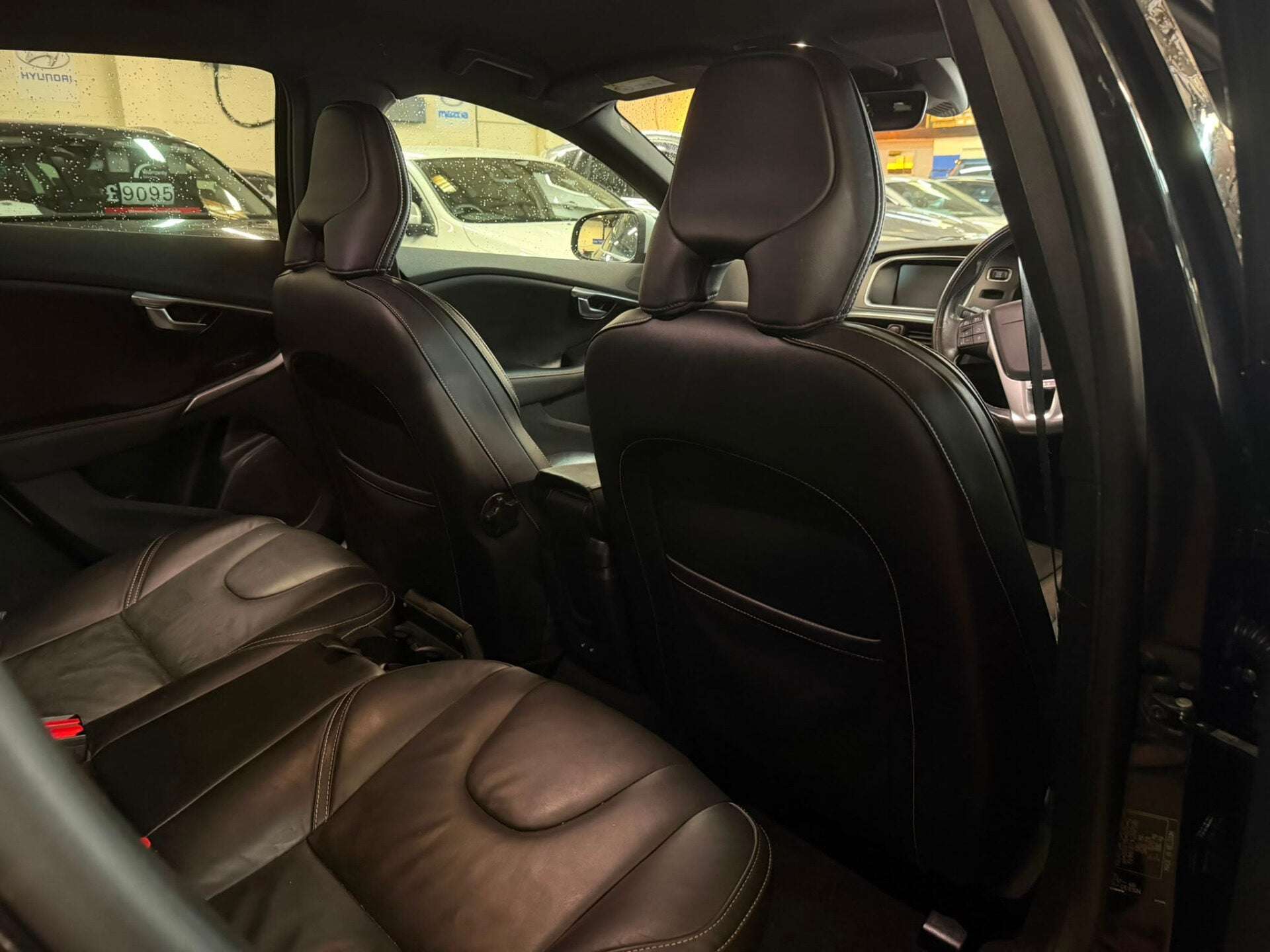 2019 VOLVO V40 2019 VOLVO V40