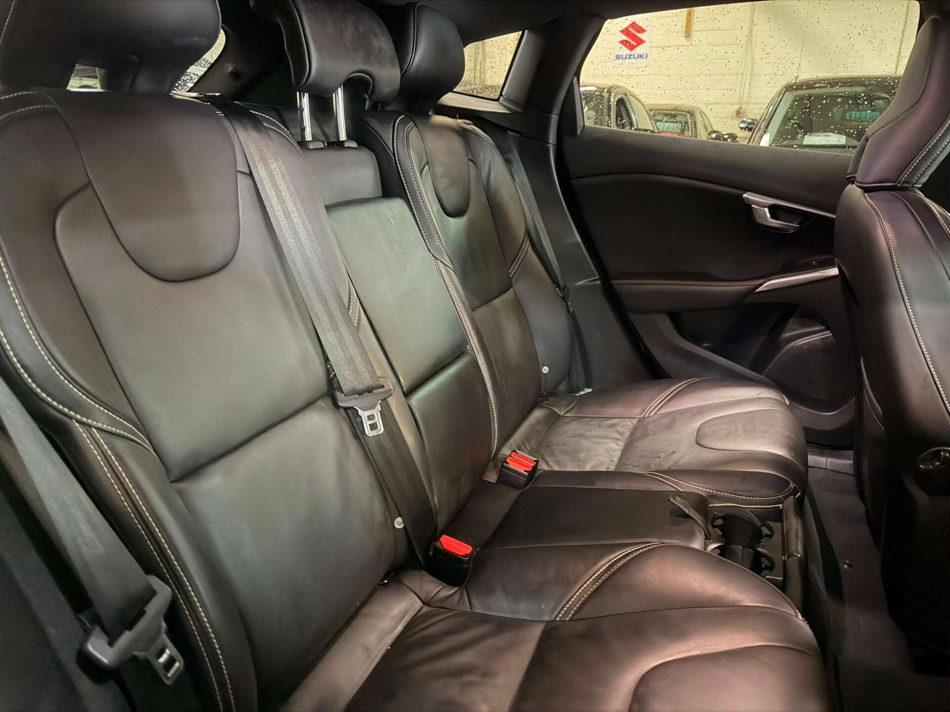2019 VOLVO V40 2019 VOLVO V40