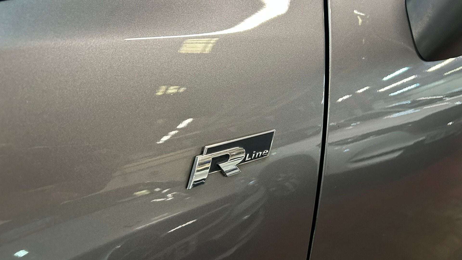 A 2014 VOLKSWAGEN TOUAREG V6 R-LINE TDI BLUEMOTION TECHNOLOGY A 2014 VOLKSWAGEN TOUAREG V6 R-LINE TDI BLUEMOTION TECHNOLOGY