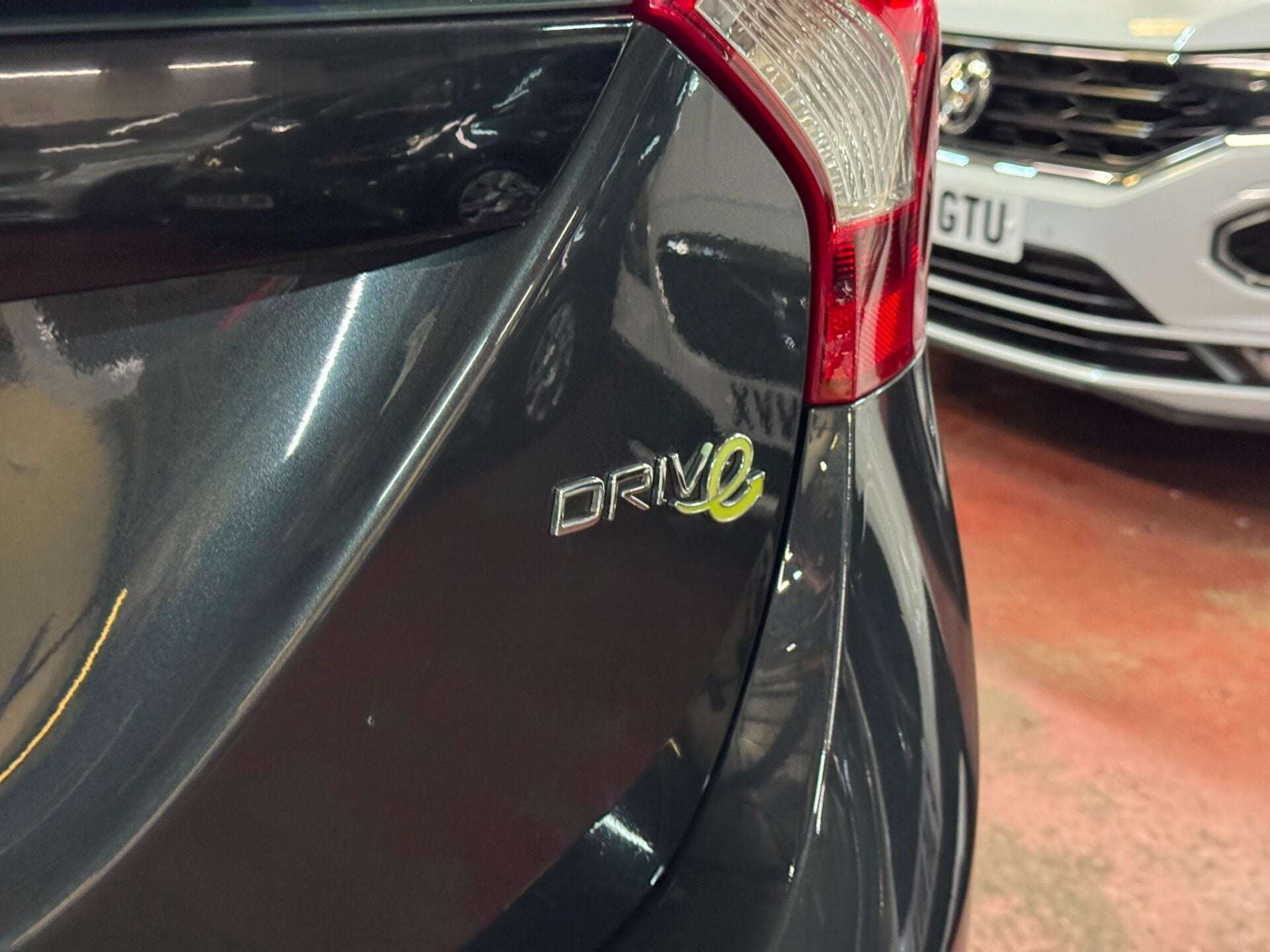 2012 VOLVO V60 2012 VOLVO V60