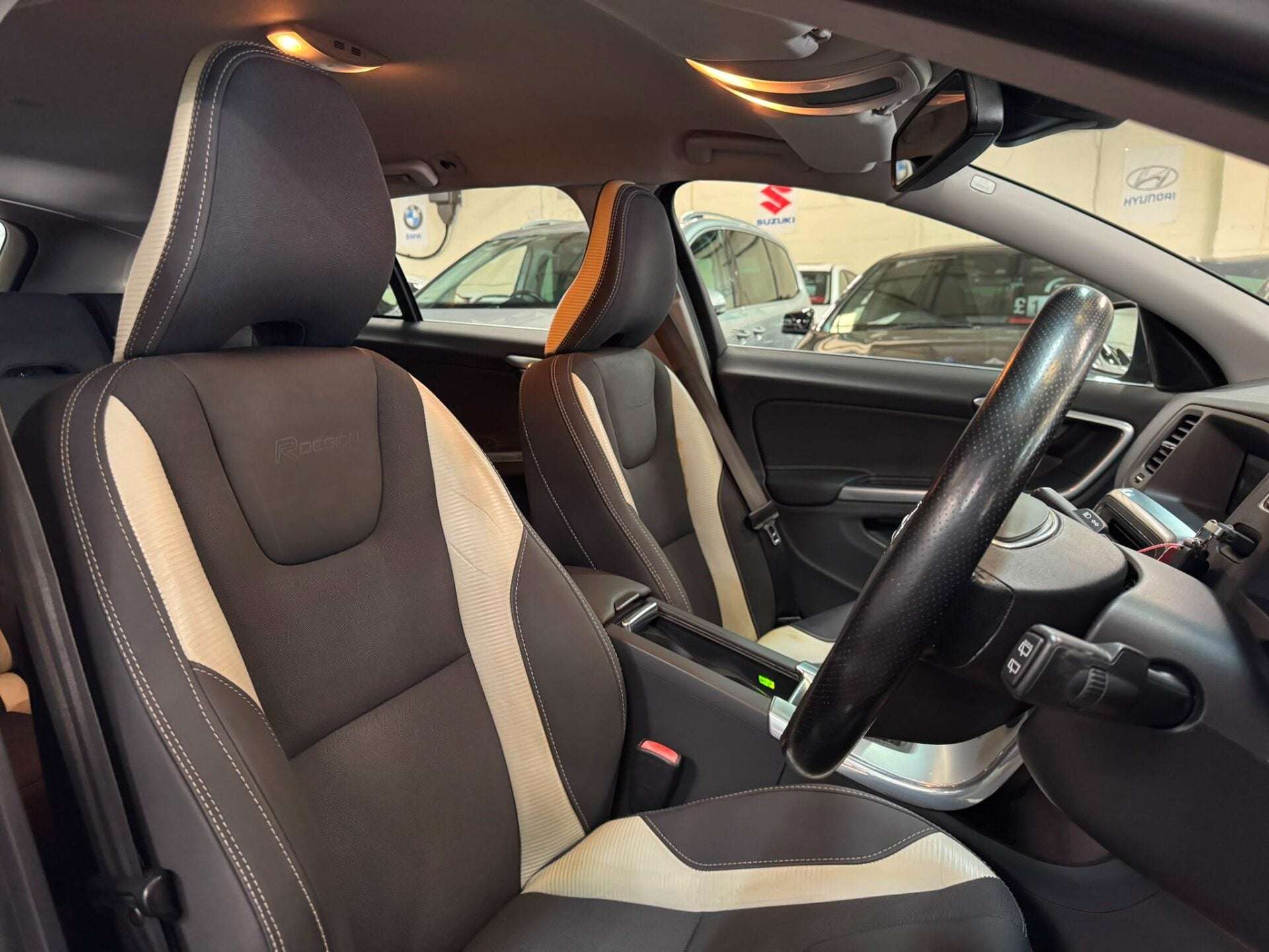 2012 VOLVO V60 2012 VOLVO V60
