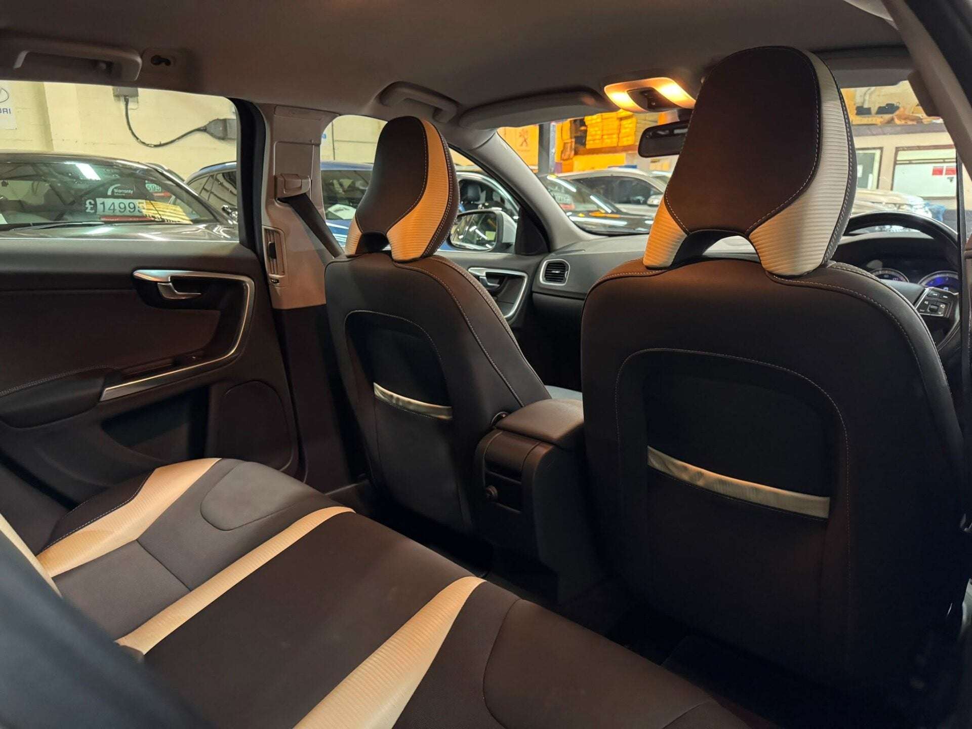 2012 VOLVO V60 2012 VOLVO V60