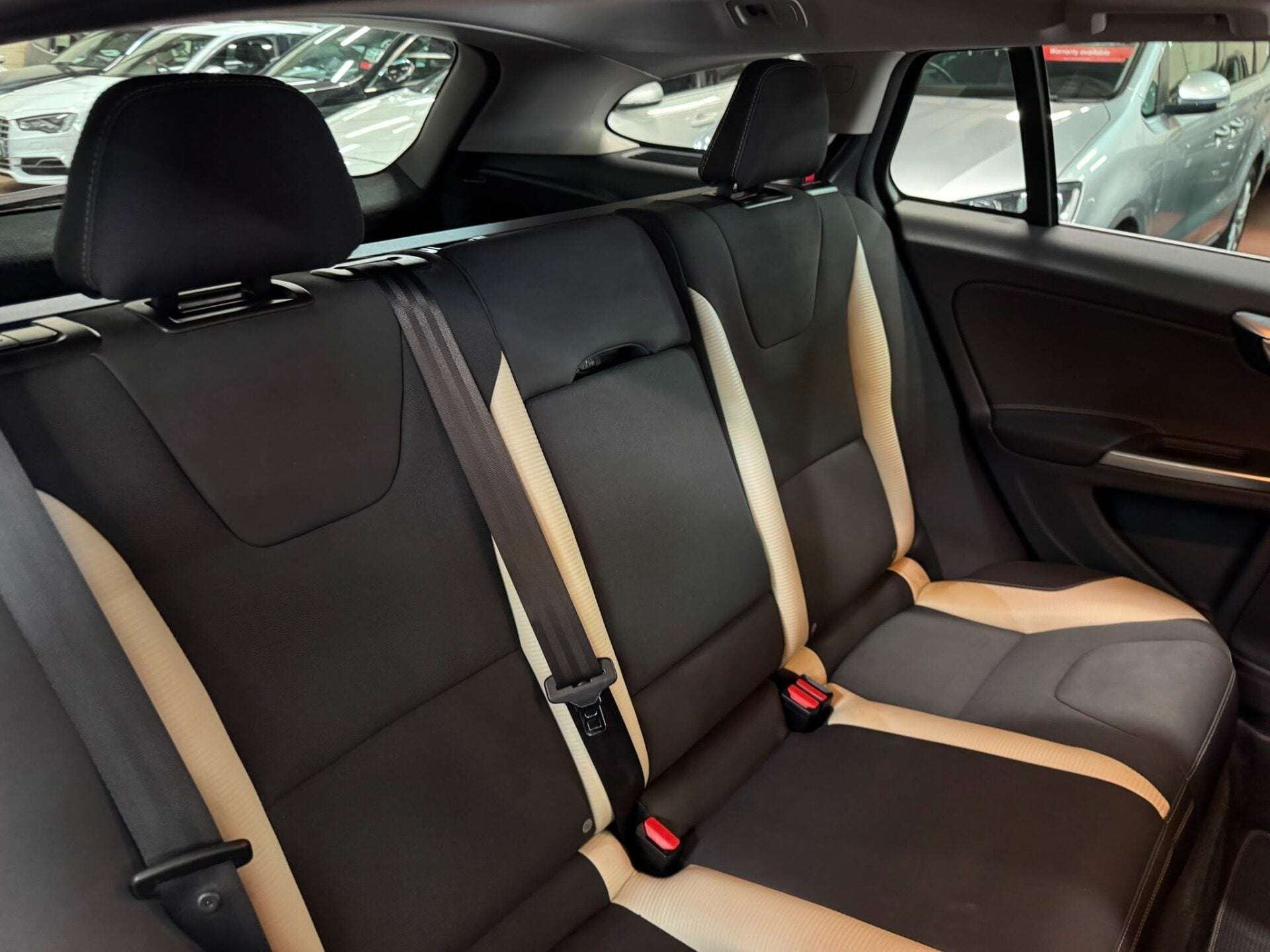 2012 VOLVO V60 2012 VOLVO V60