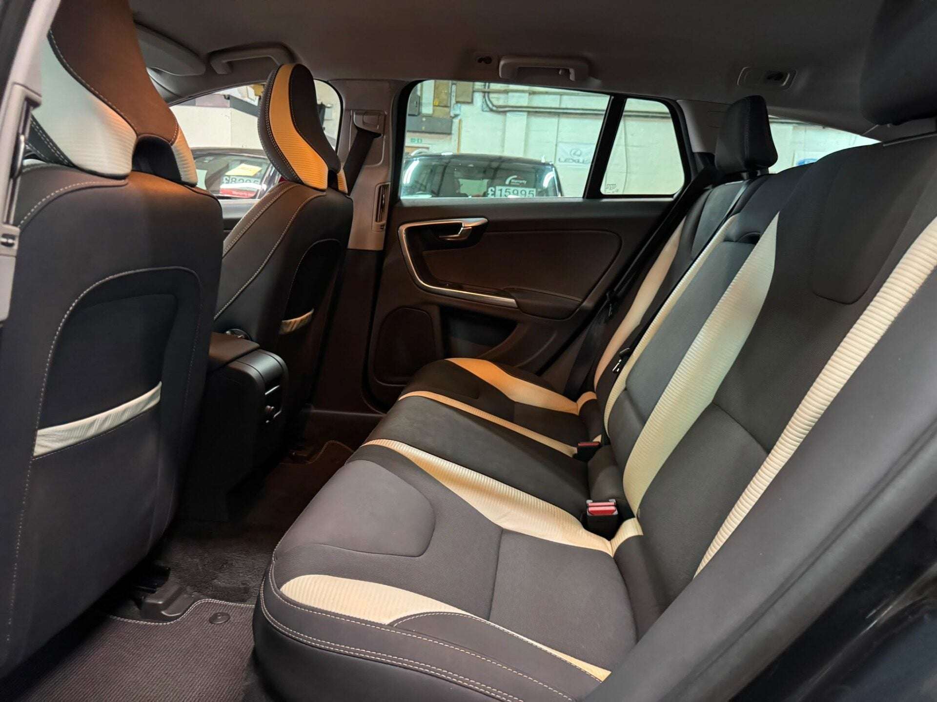 2012 VOLVO V60 2012 VOLVO V60