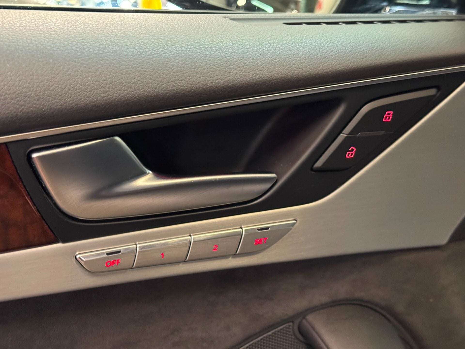 2013 AUDI A8 2013 AUDI A8