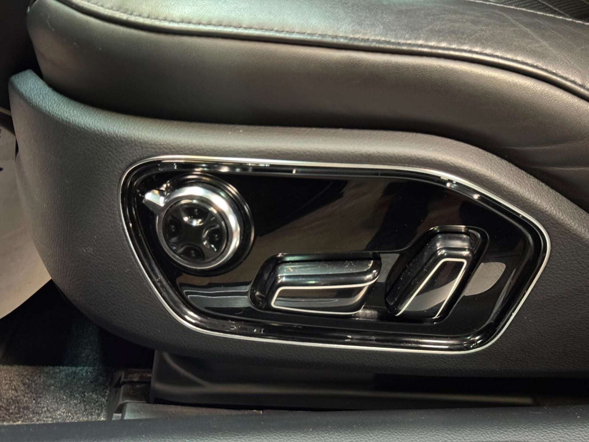 2013 AUDI A8 2013 AUDI A8