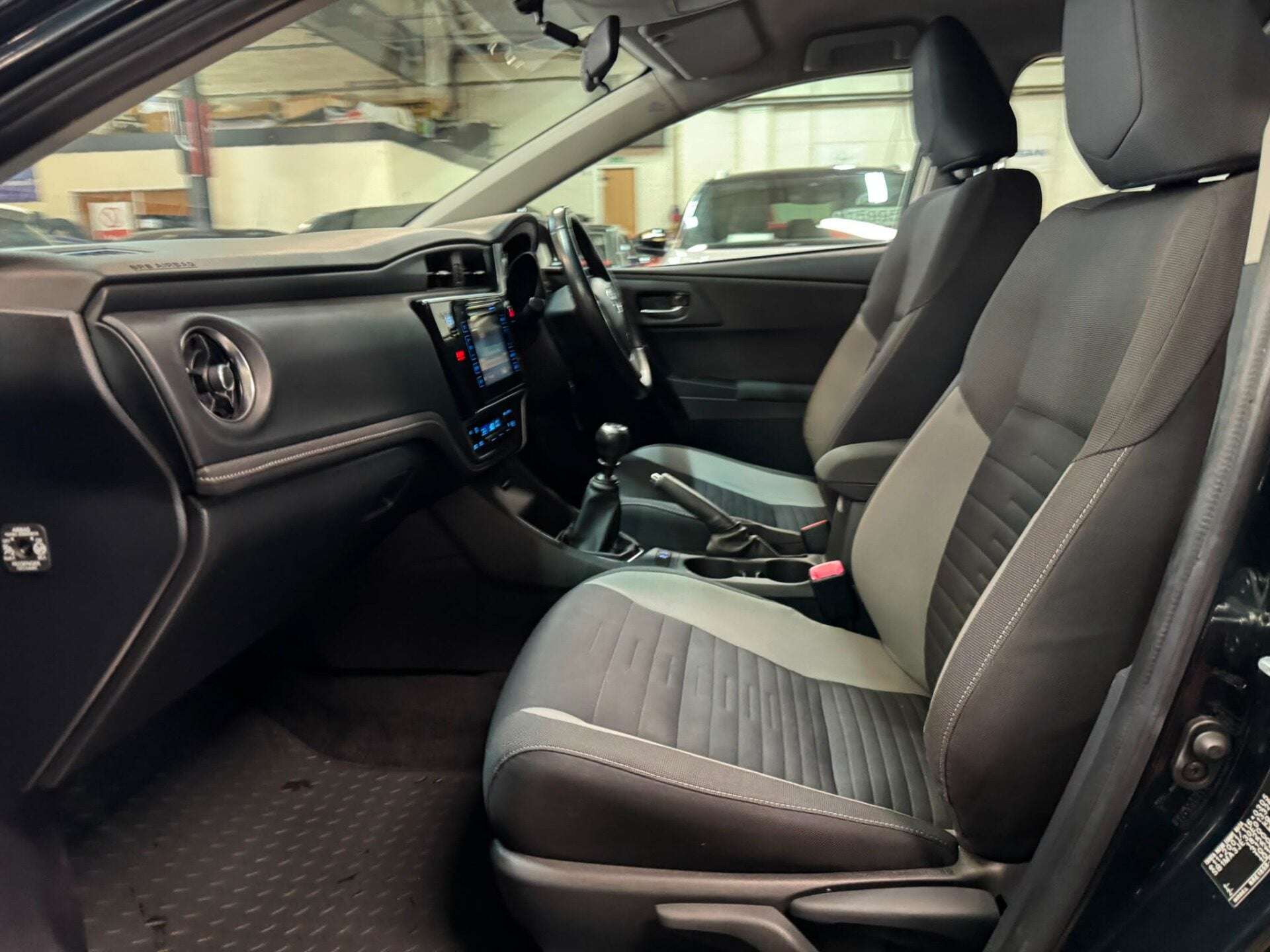 2015 TOYOTA AURIS 2015 TOYOTA AURIS