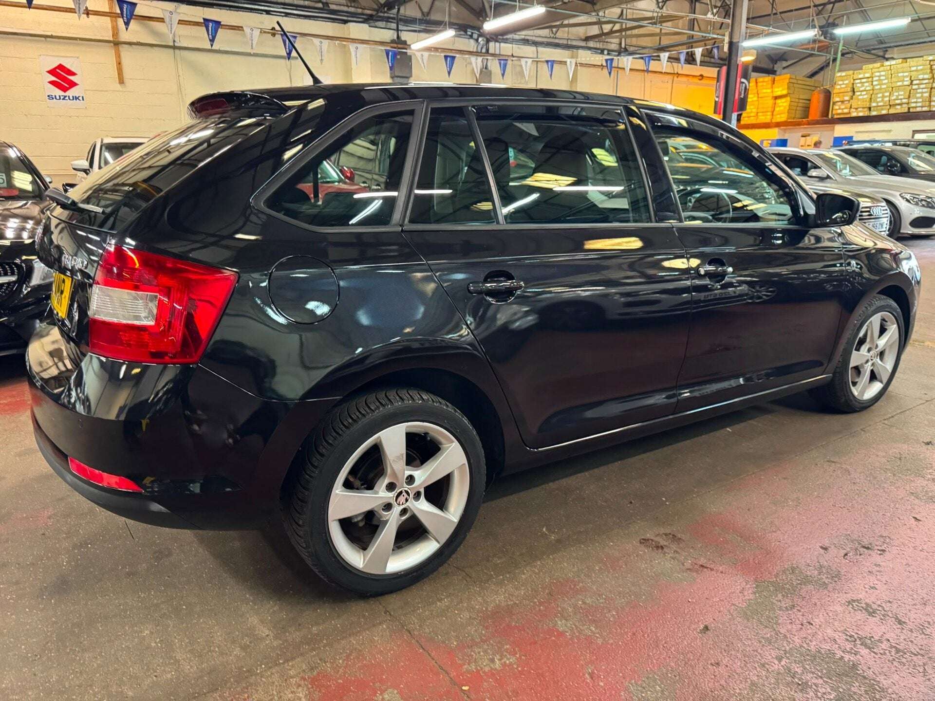 A 2015 SKODA RAPID SPACEBACK SE TECH GREENTECH TSI A 2015 SKODA RAPID SPACEBACK SE TECH GREENTECH TSI