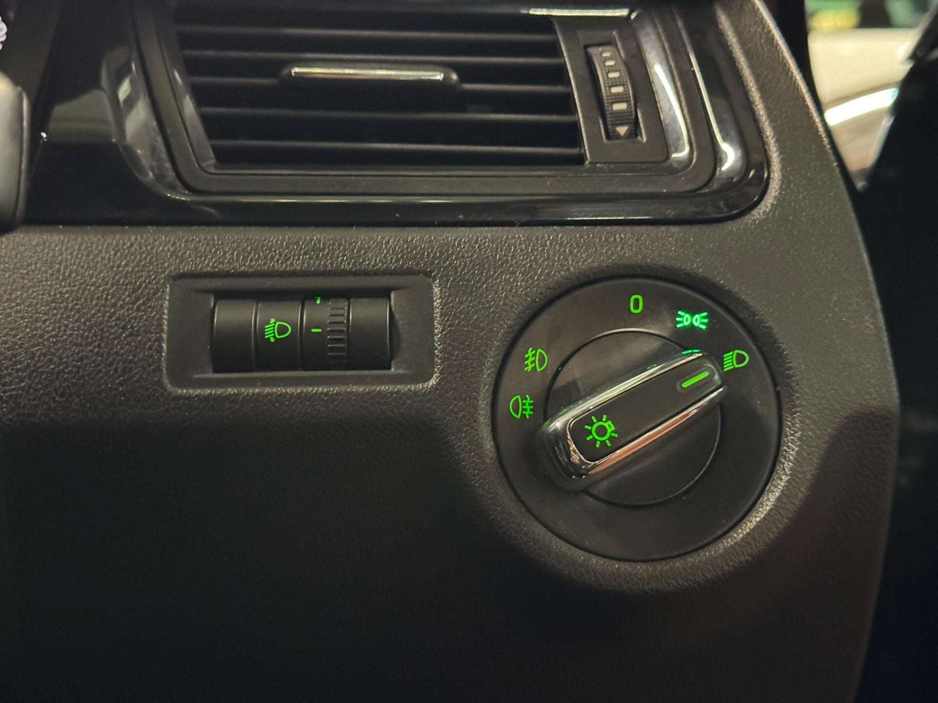 2015 SKODA RAPID 2015 SKODA RAPID
