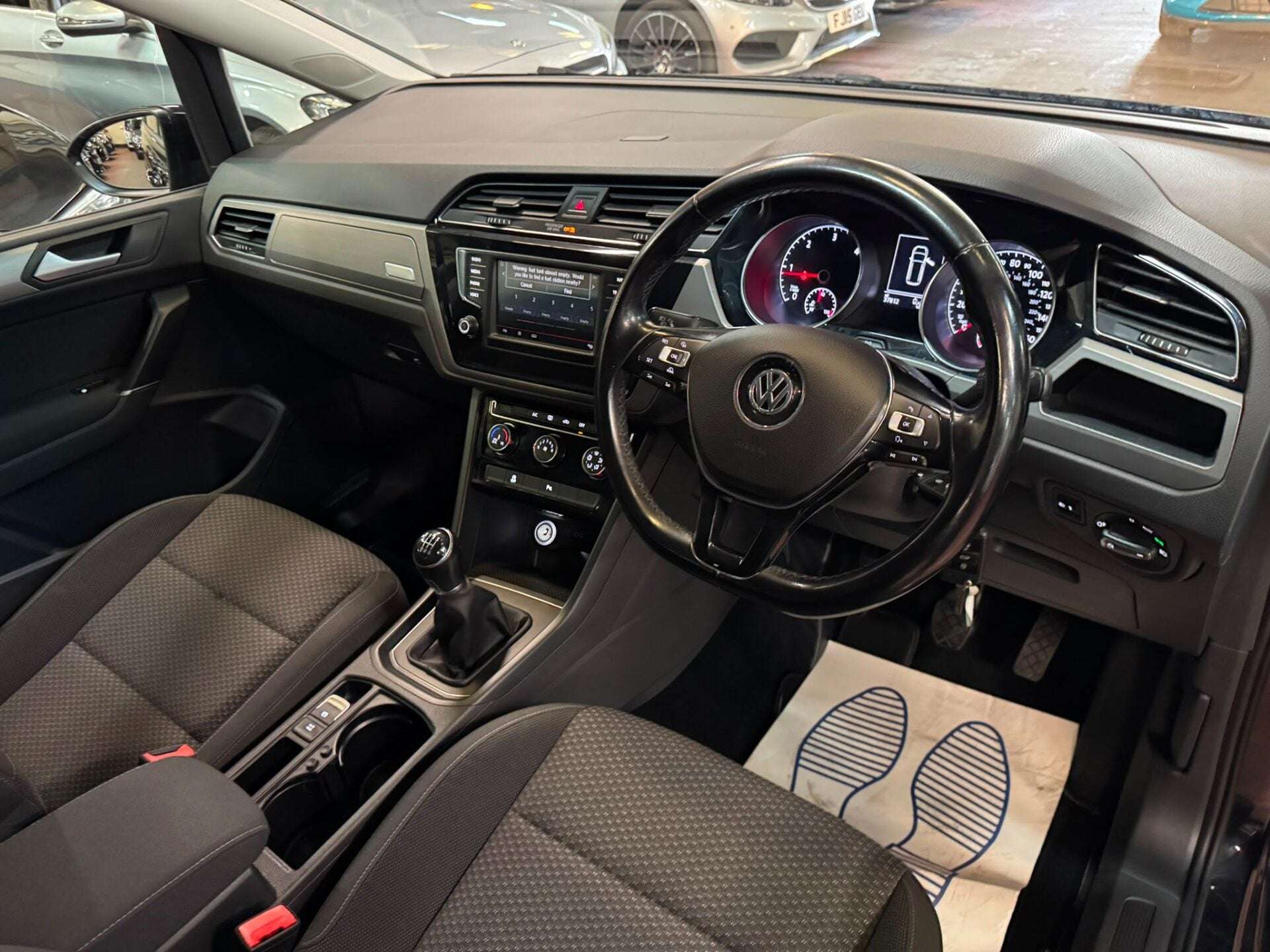 2015 VOLKSWAGEN TOURAN 2015 VOLKSWAGEN TOURAN