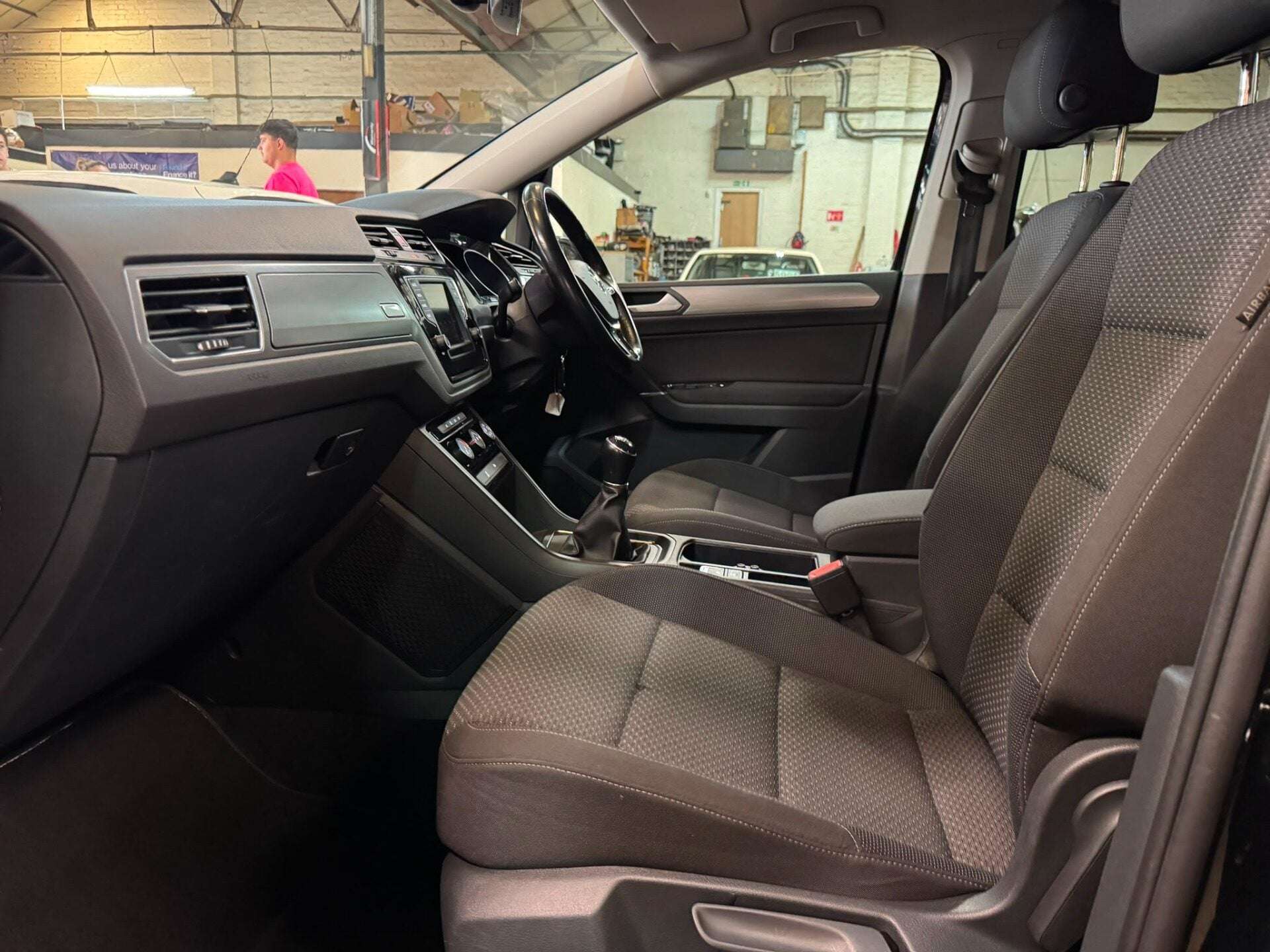 2015 VOLKSWAGEN TOURAN 2015 VOLKSWAGEN TOURAN