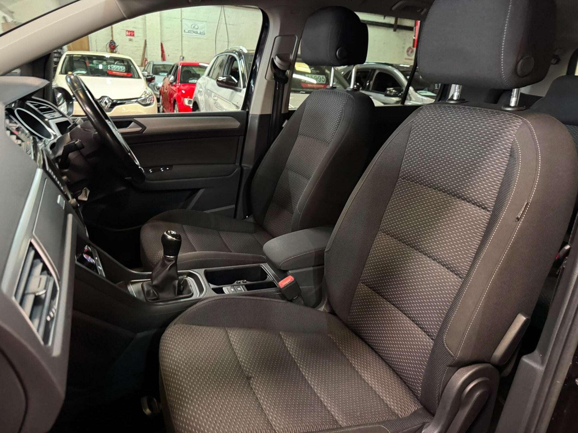 2015 VOLKSWAGEN TOURAN 2015 VOLKSWAGEN TOURAN