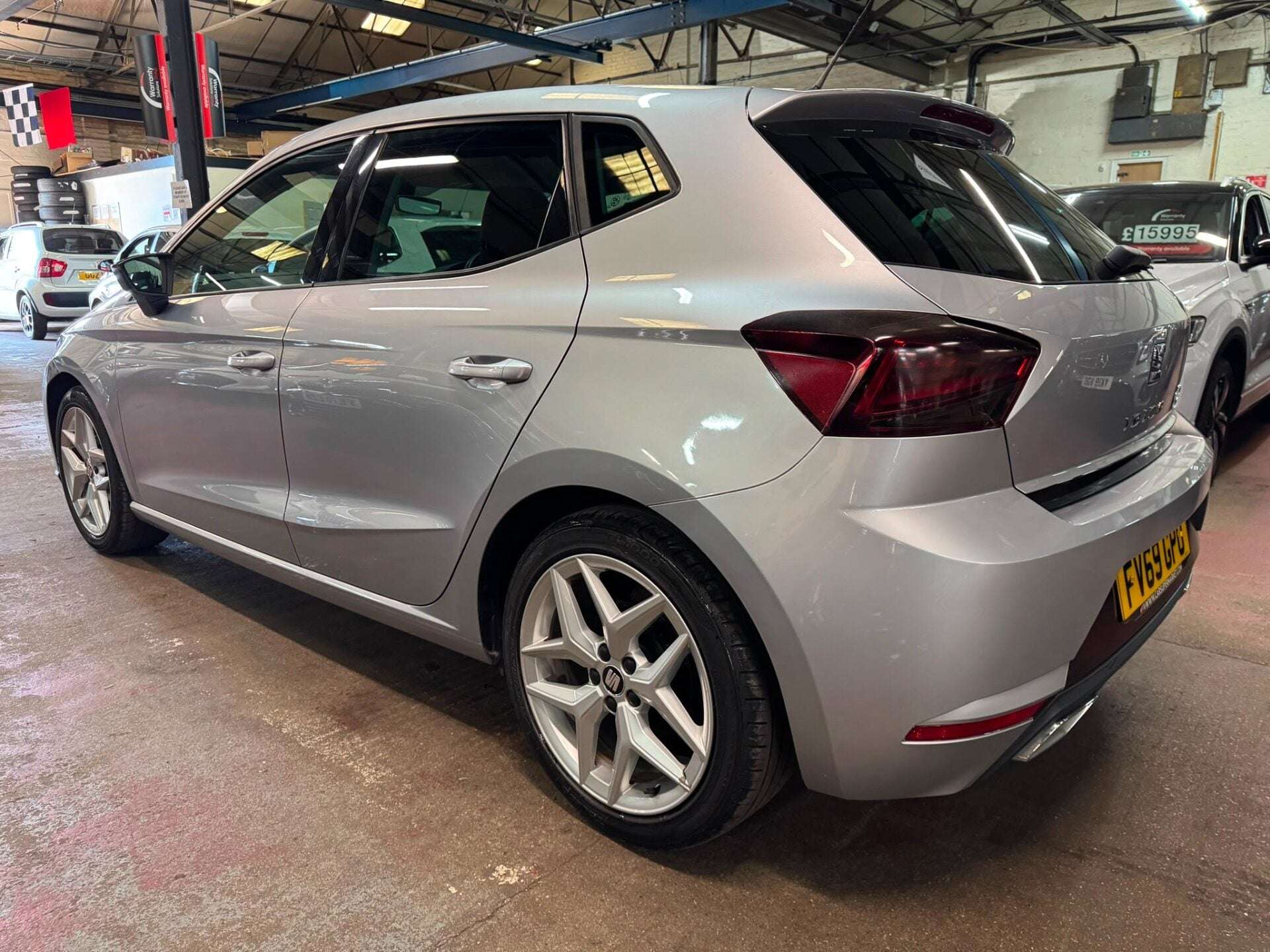 A 2019 SEAT IBIZA MPI FR A 2019 SEAT IBIZA MPI FR