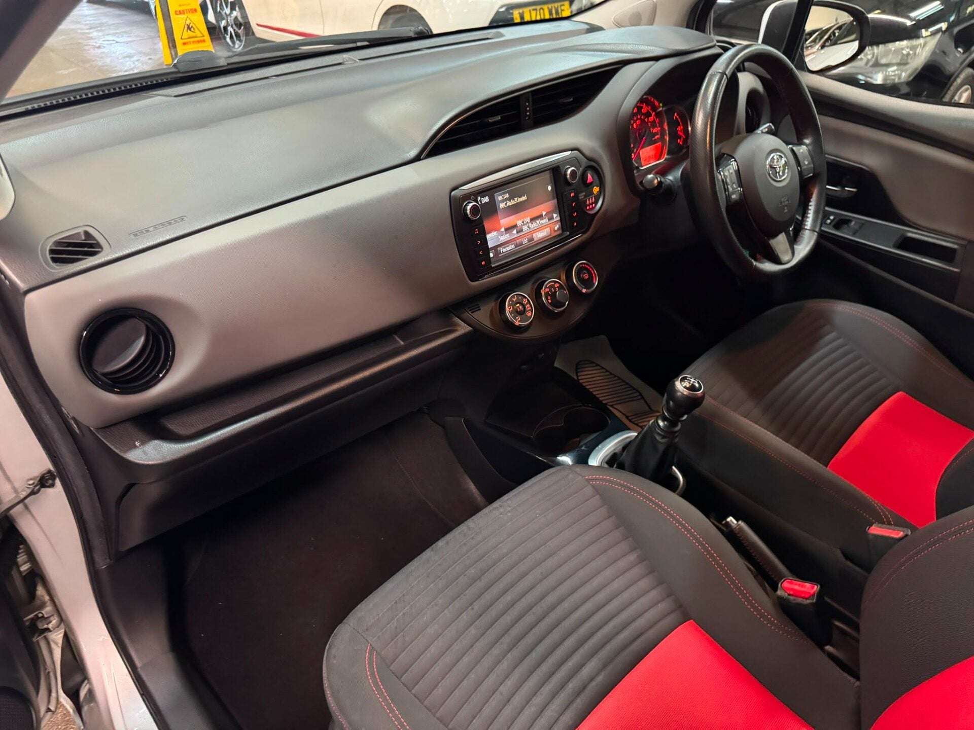 2015 TOYOTA YARIS 2015 TOYOTA YARIS