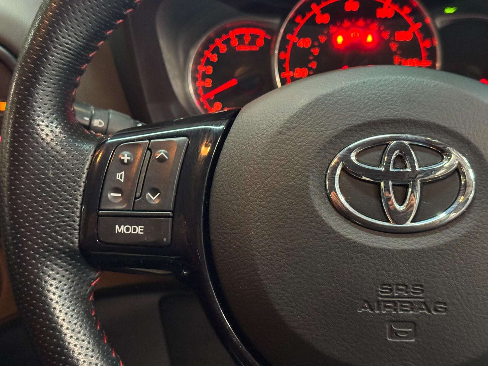 2015 TOYOTA YARIS 2015 TOYOTA YARIS