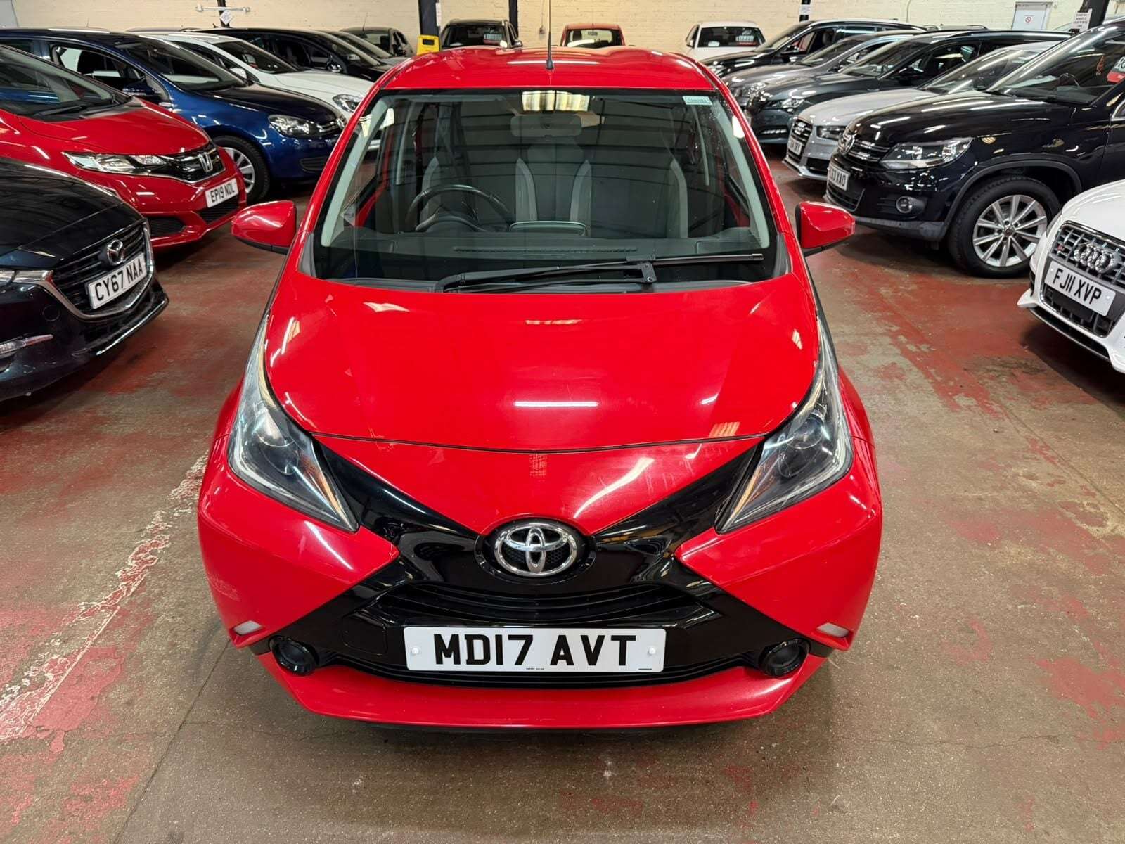 A 2017 TOYOTA AYGO VVT-I X-PLAY A 2017 TOYOTA AYGO VVT-I X-PLAY