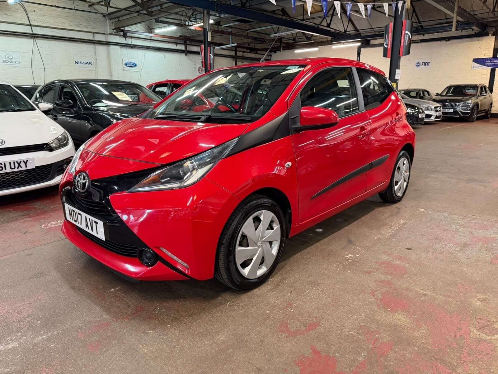 A 2017 TOYOTA AYGO VVT-I X-PLAY A 2017 TOYOTA AYGO VVT-I X-PLAY