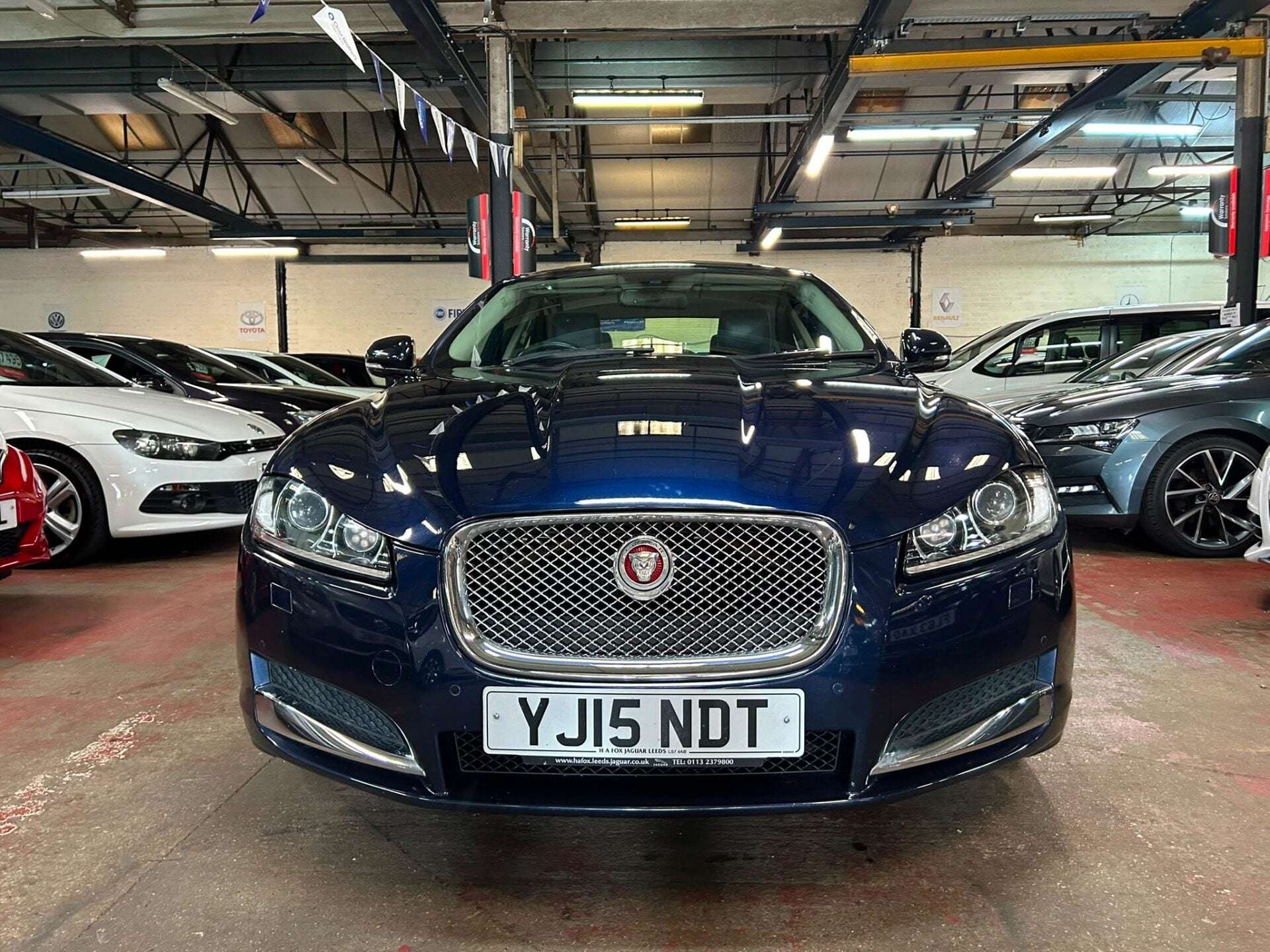 A 2015 JAGUAR XF D PORTFOLIO A 2015 JAGUAR XF D PORTFOLIO