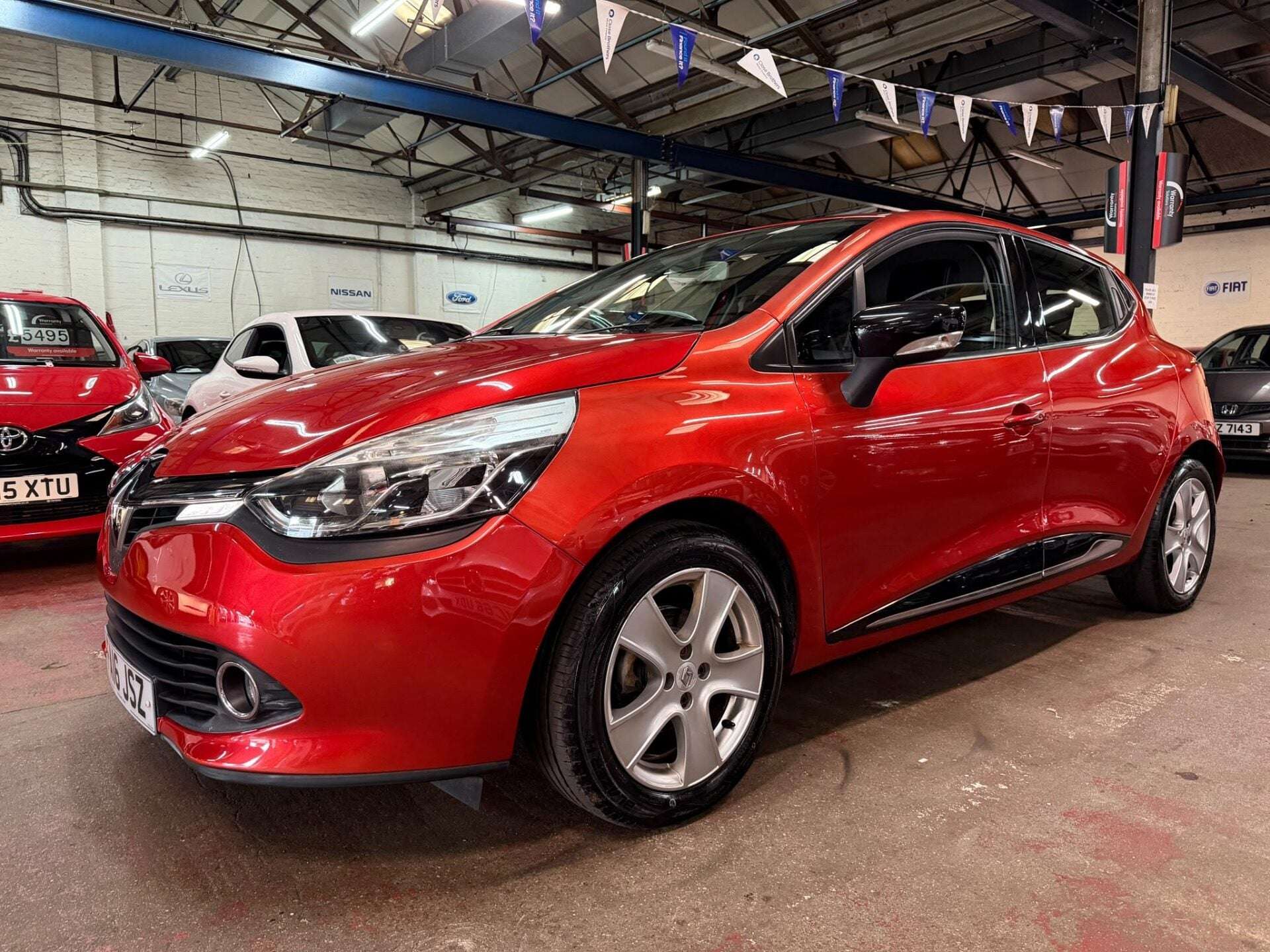 A 2016 RENAULT CLIO DYNAMIQUE NAV 16V A 2016 RENAULT CLIO DYNAMIQUE NAV 16V