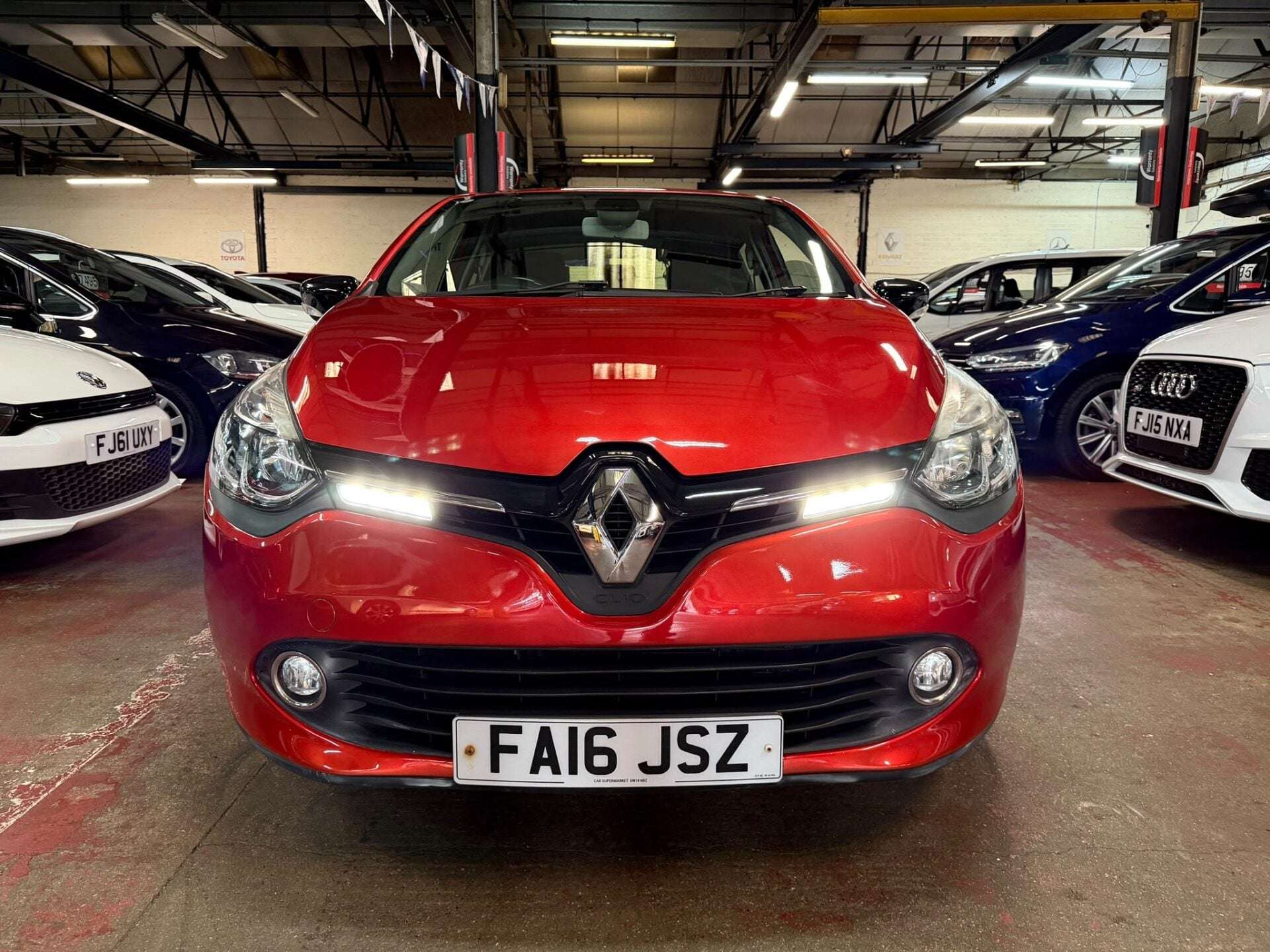 A 2016 RENAULT CLIO DYNAMIQUE NAV 16V A 2016 RENAULT CLIO DYNAMIQUE NAV 16V