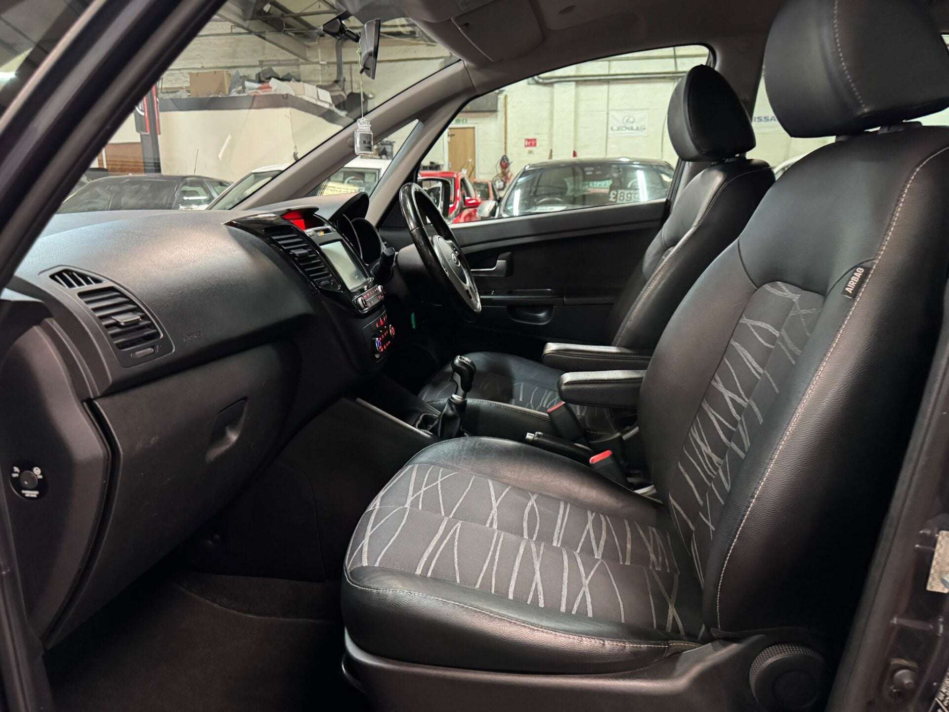 2017 KIA VENGA 2017 KIA VENGA