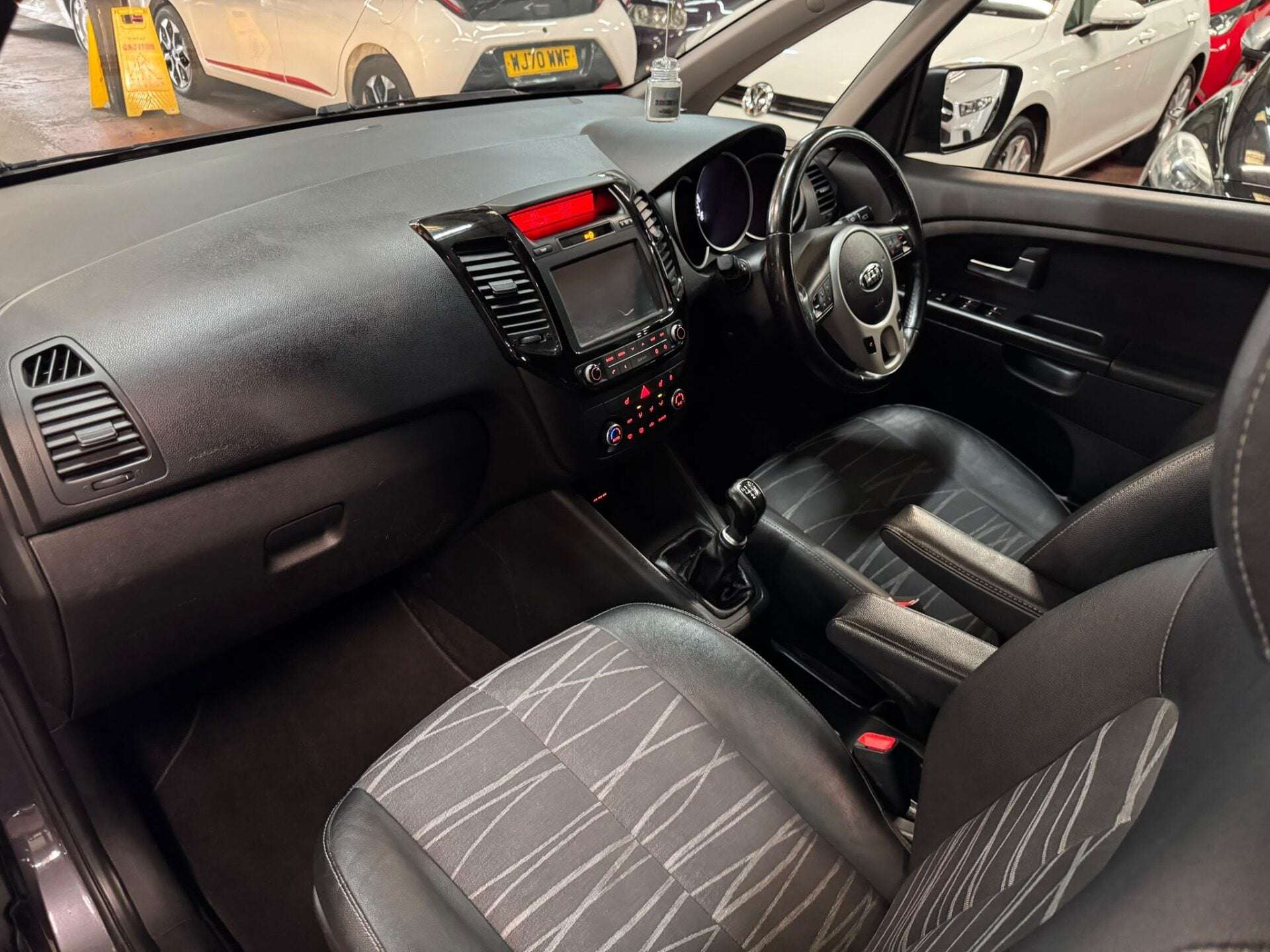 2017 KIA VENGA 2017 KIA VENGA
