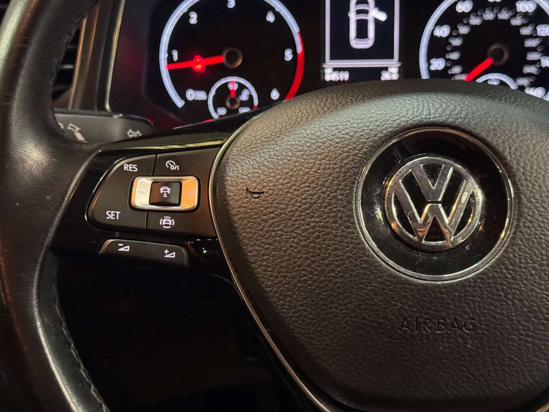 2019 VOLKSWAGEN T-ROC 2019 VOLKSWAGEN T-ROC