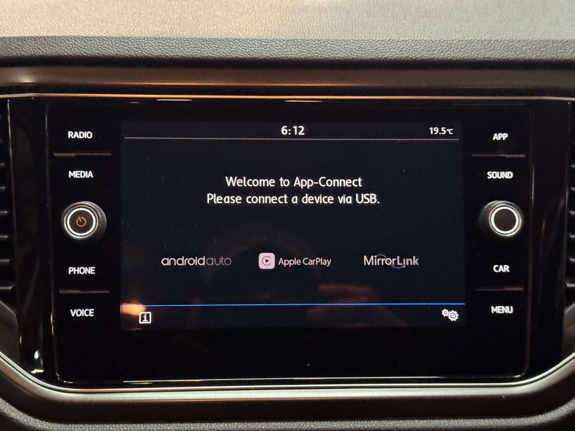 2019 VOLKSWAGEN T-ROC 2019 VOLKSWAGEN T-ROC